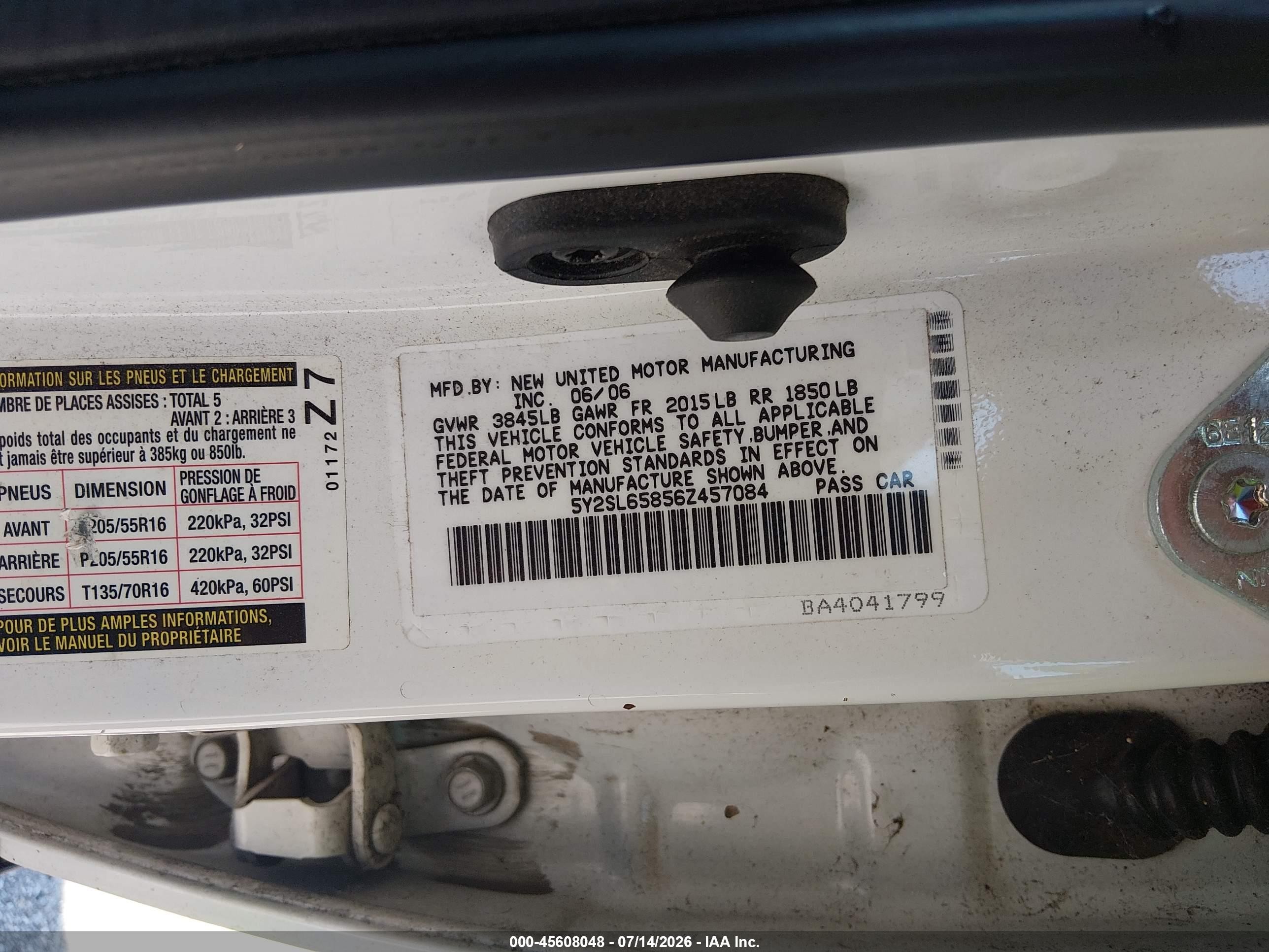 2006 Pontiac Vibe   White vin: 5Y2SL65856Z457084