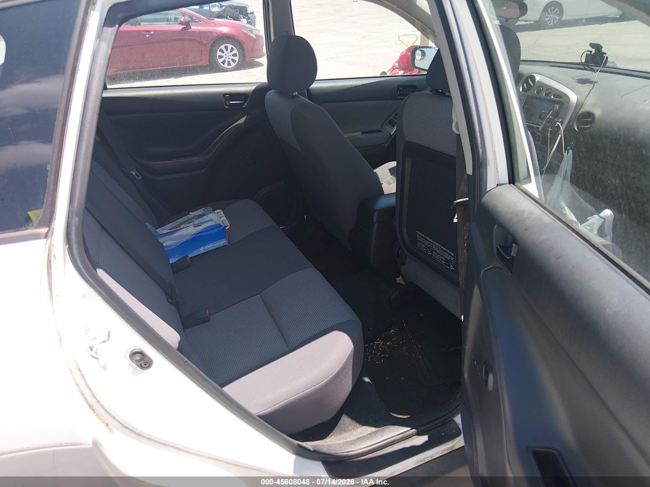 2006 Pontiac Vibe   White vin: 5Y2SL65856Z457084