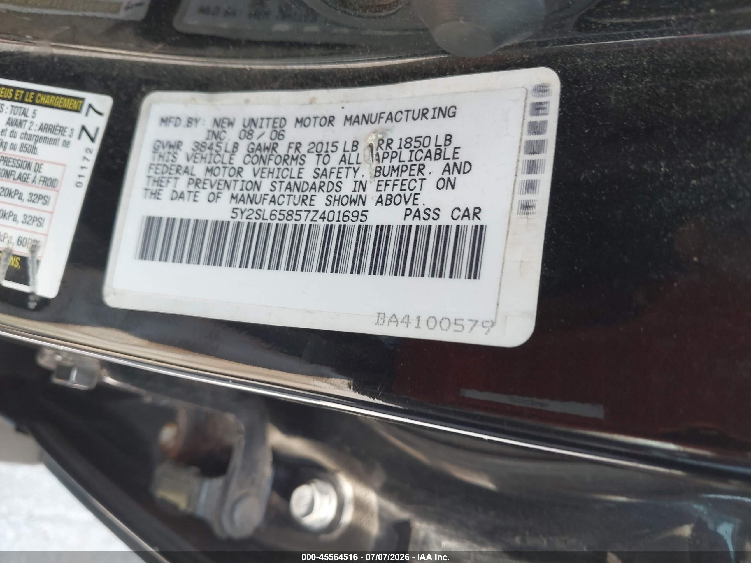 2007 Pontiac Vibe   Black vin: 5Y2SL65857Z401695
