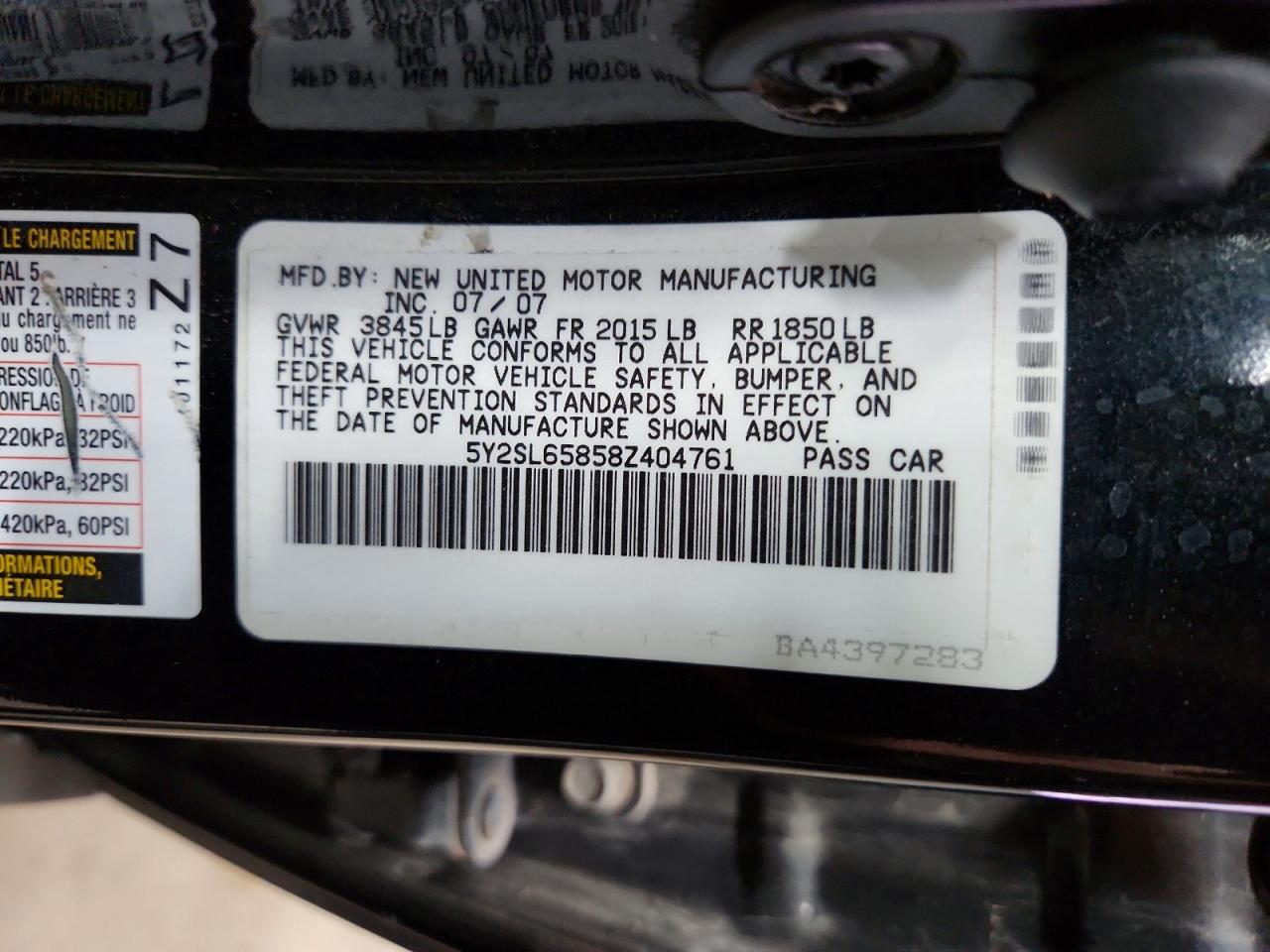 2008 Pontiac Vibe Black vin: 5Y2SL65858Z404761