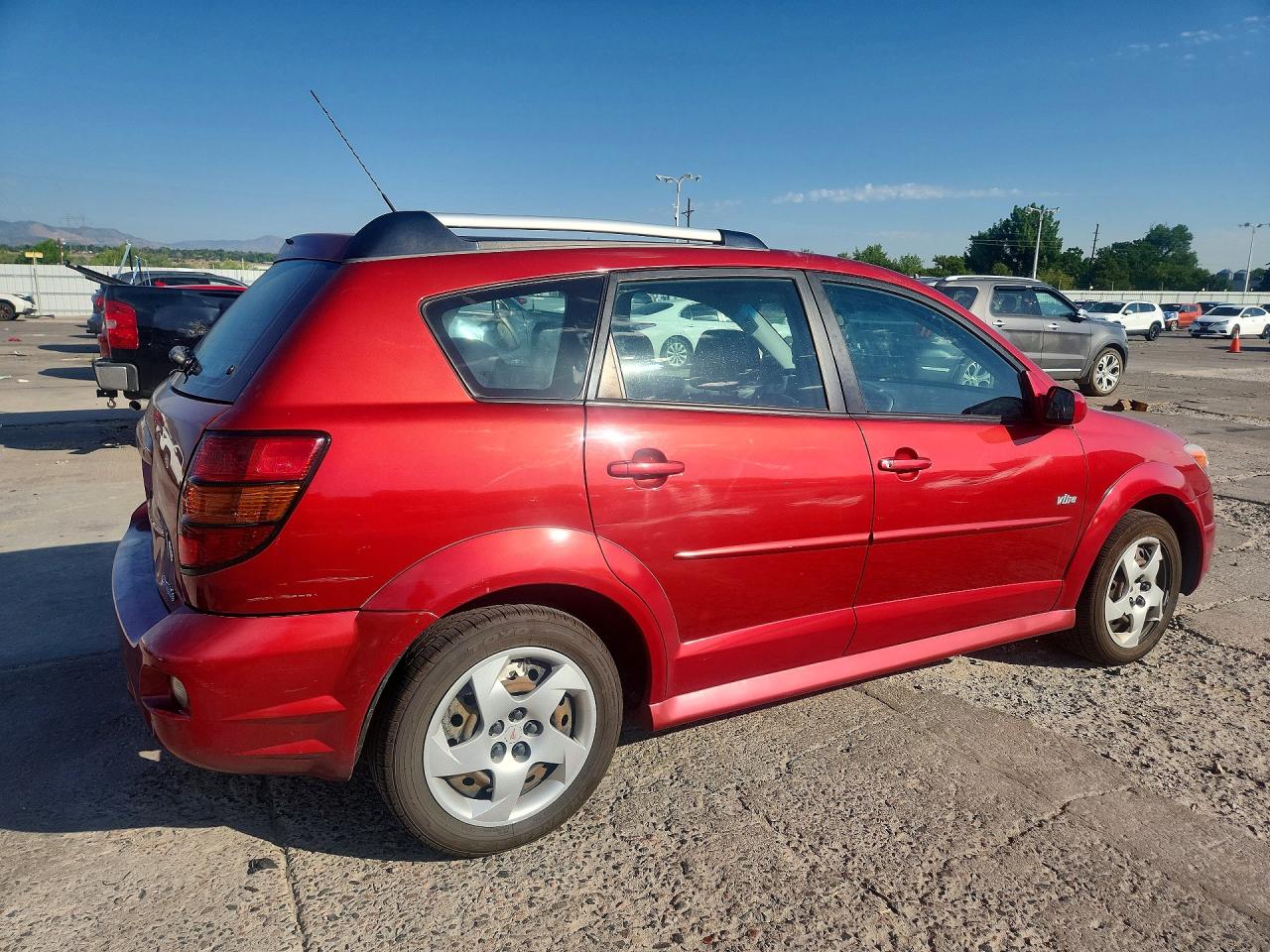 2008 Pontiac Vibe Burgundy vin: 5Y2SL65858Z406722