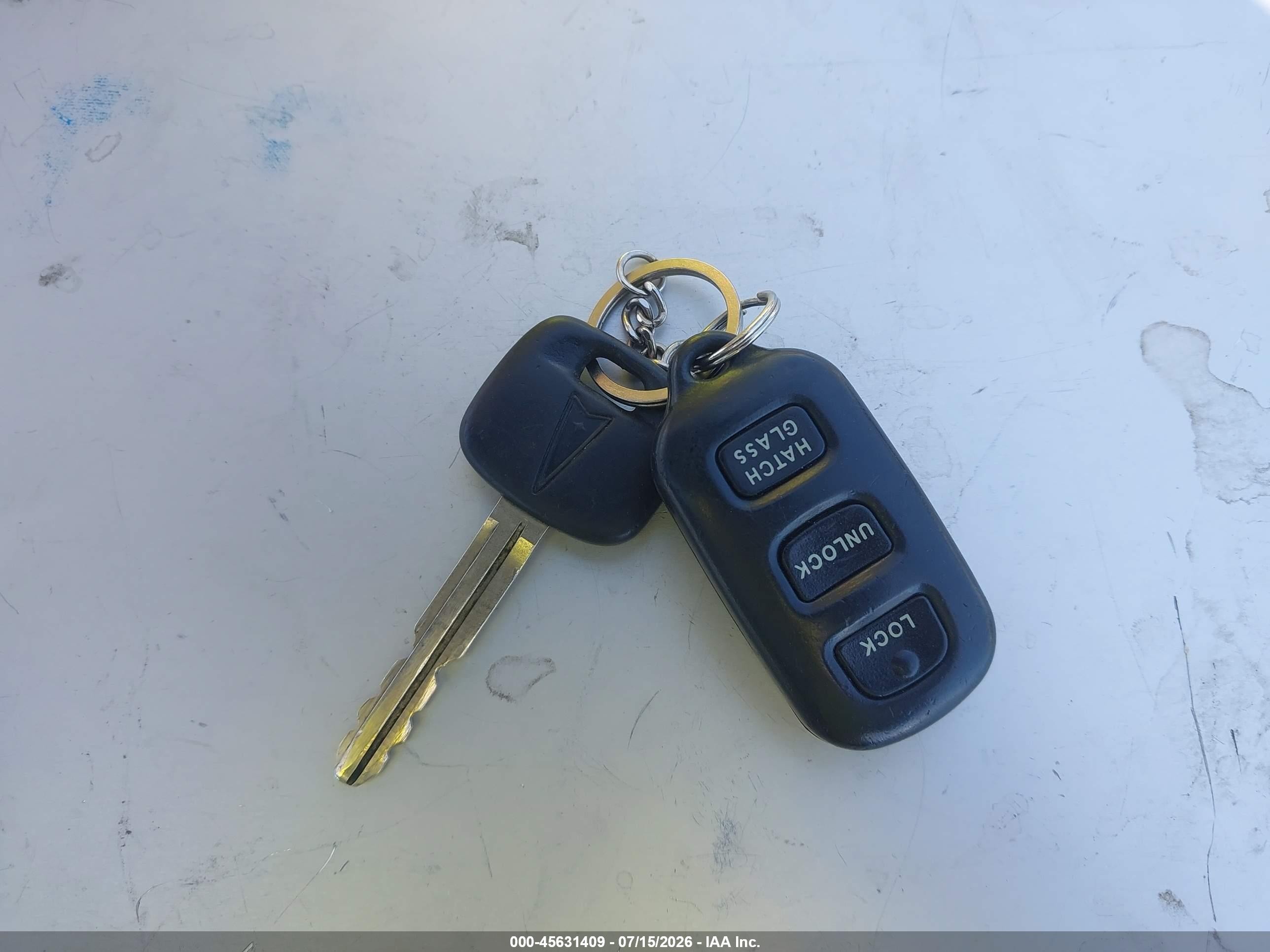 2006 Pontiac Vibe   White vin: 5Y2SL65866Z415491