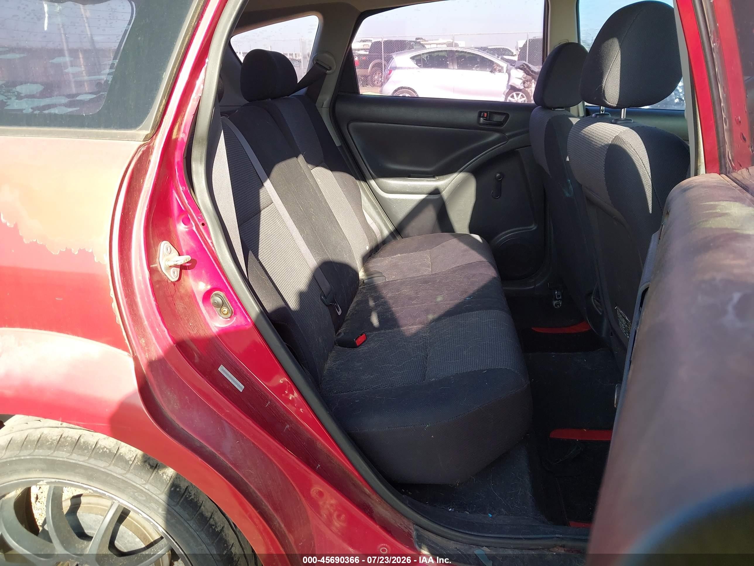 2006 Pontiac Vibe   Red vin: 5Y2SL65866Z427964