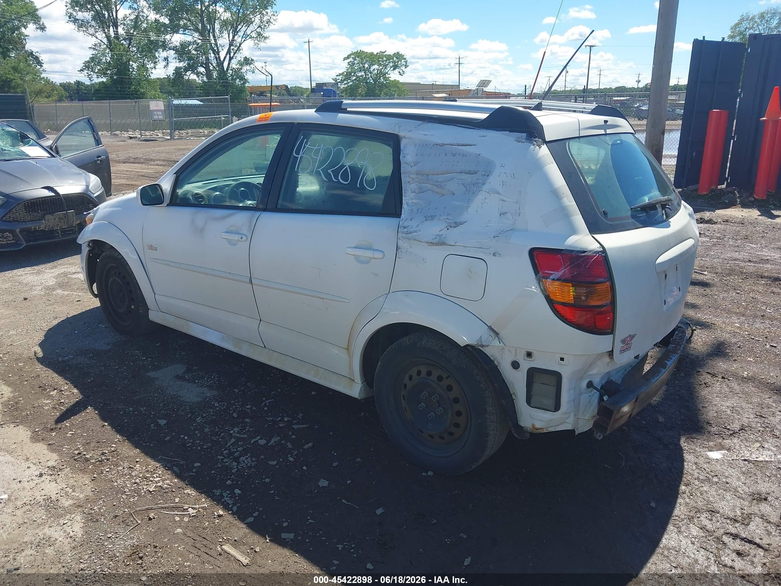 2007 Pontiac Vibe   White vin: 5Y2SL65867Z407182