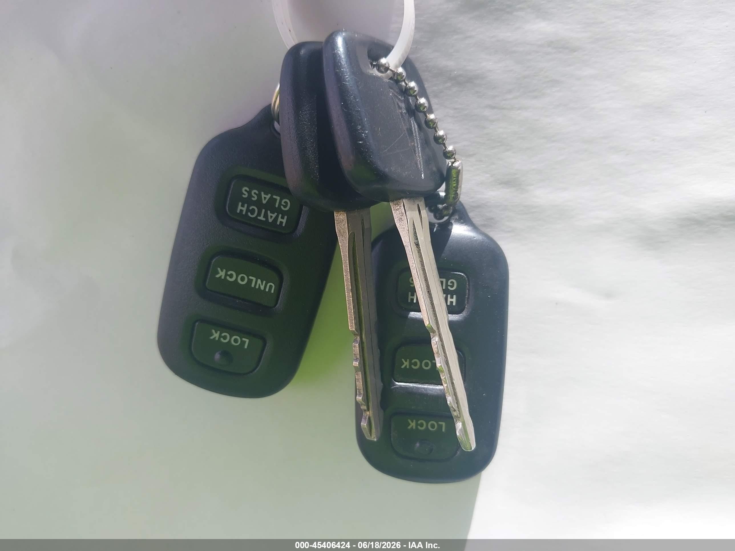 2008 Pontiac Vibe   Red vin: 5Y2SL65878Z414143