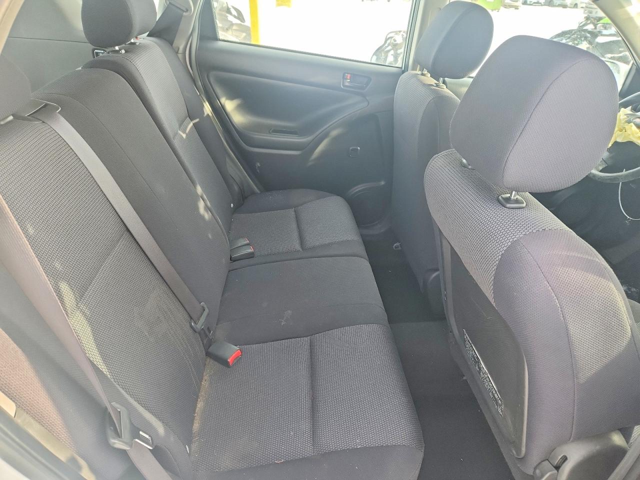 2006 Pontiac Vibe White vin: 5Y2SL65886Z439890