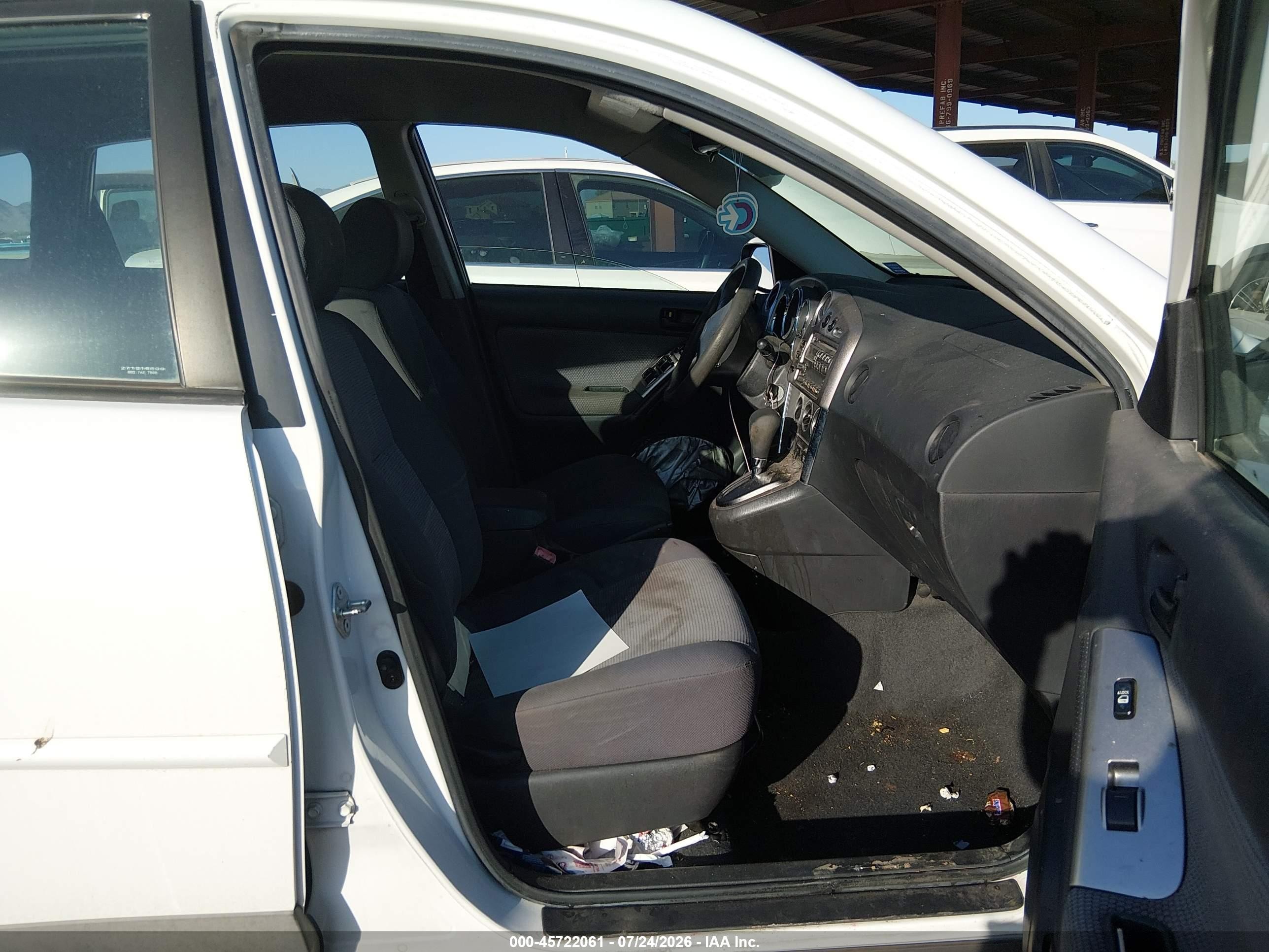 2006 Pontiac Vibe   White vin: 5Y2SL65886Z461226