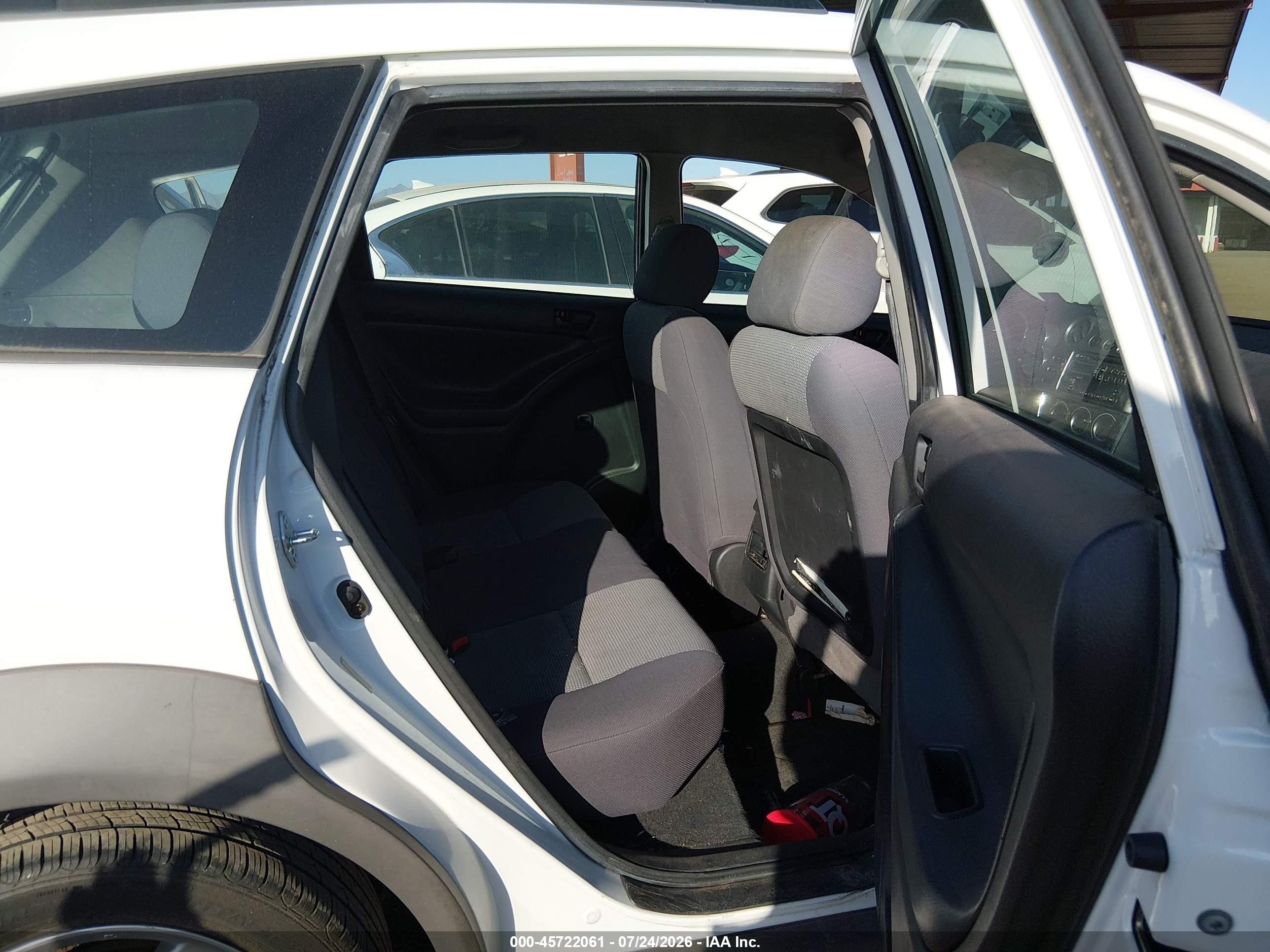 2006 Pontiac Vibe   White vin: 5Y2SL65886Z461226