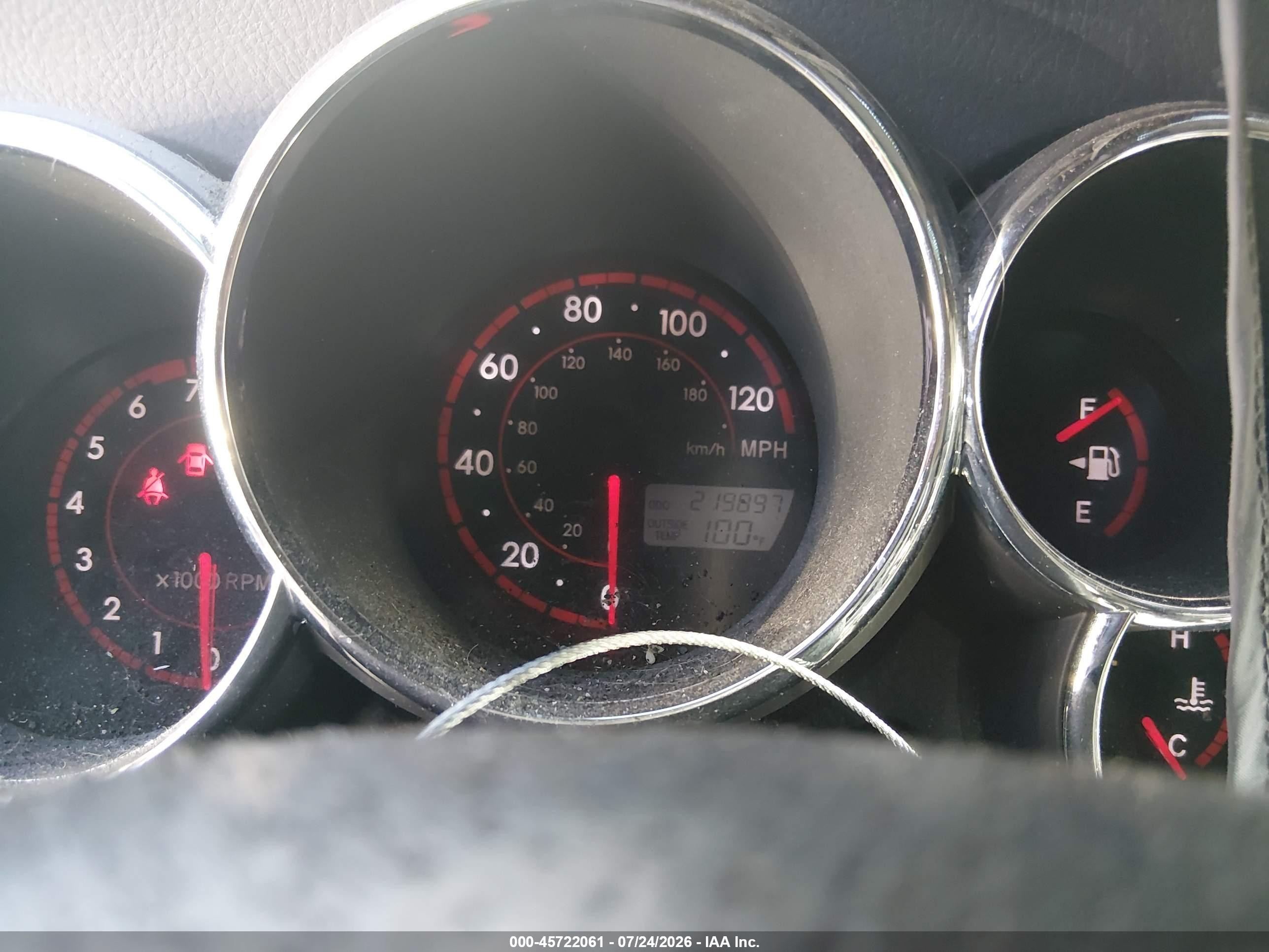2006 Pontiac Vibe   White vin: 5Y2SL65886Z461226