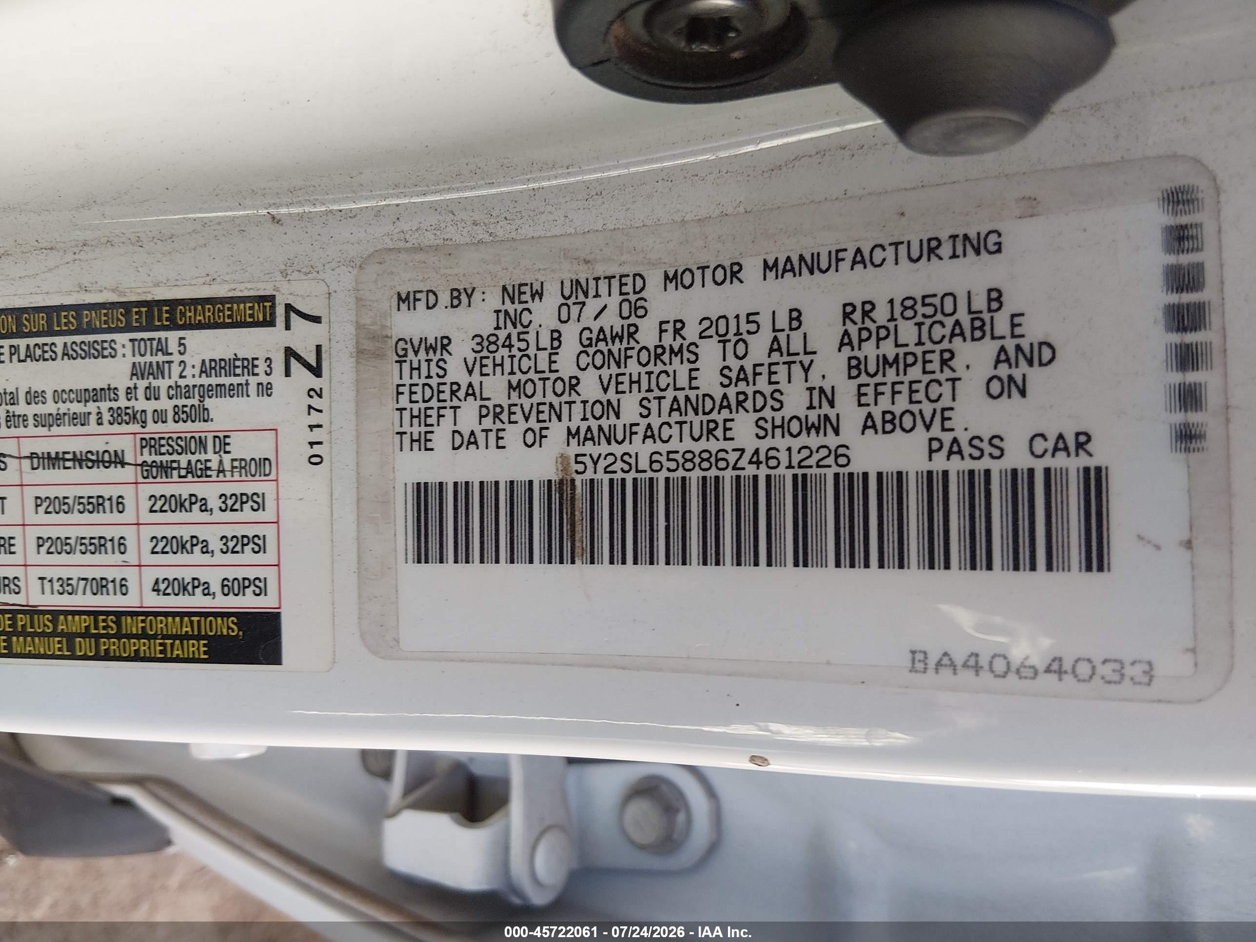 2006 Pontiac Vibe   White vin: 5Y2SL65886Z461226