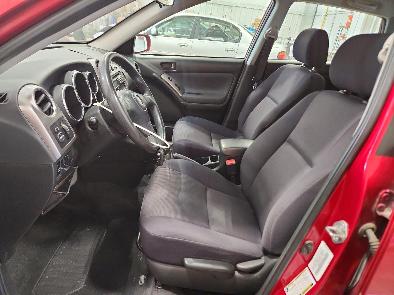 2007 Pontiac Vibe Red vin: 5Y2SL65887Z408155