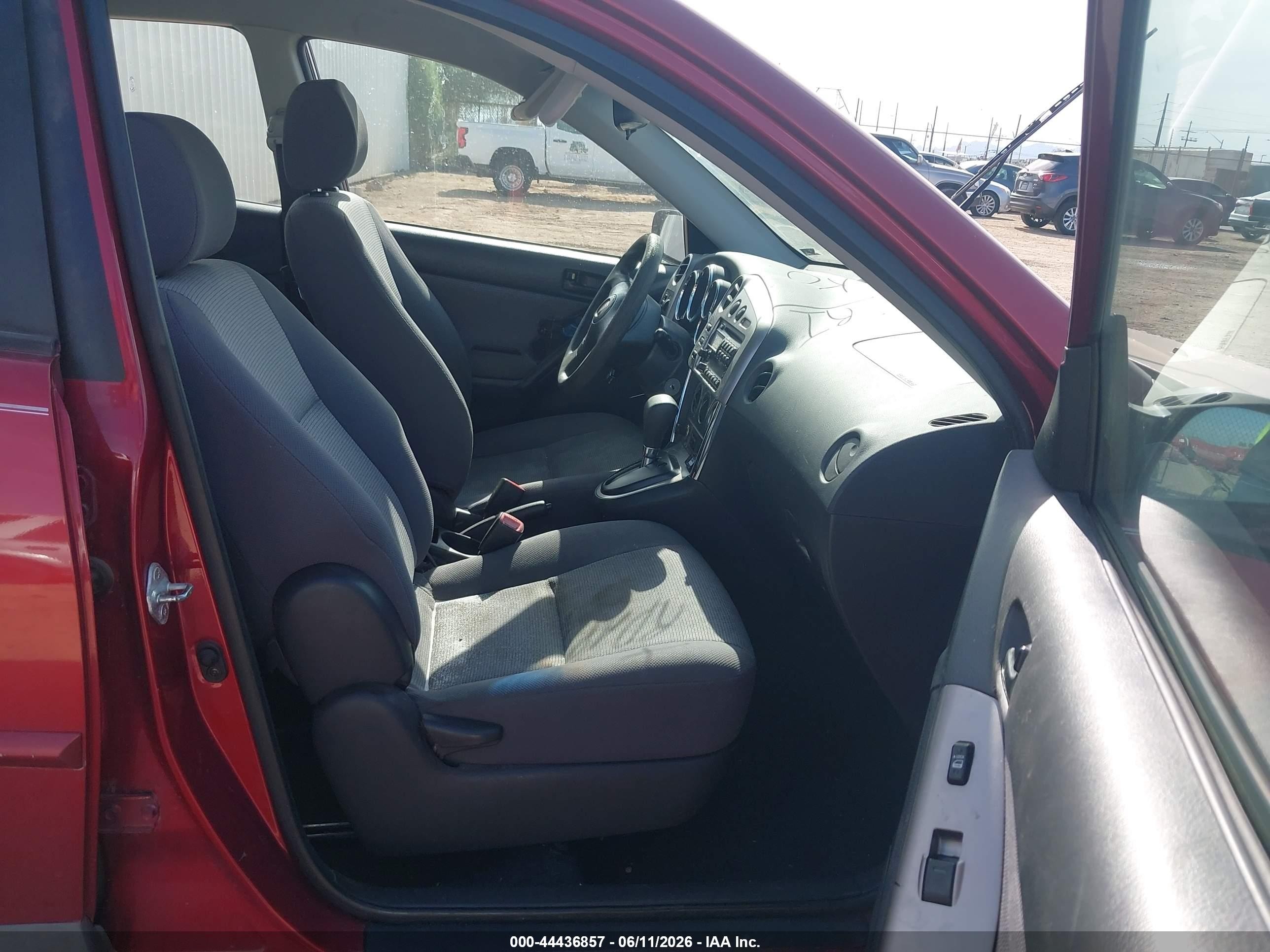 2006 Pontiac Vibe   Red vin: 5Y2SL65896Z402640
