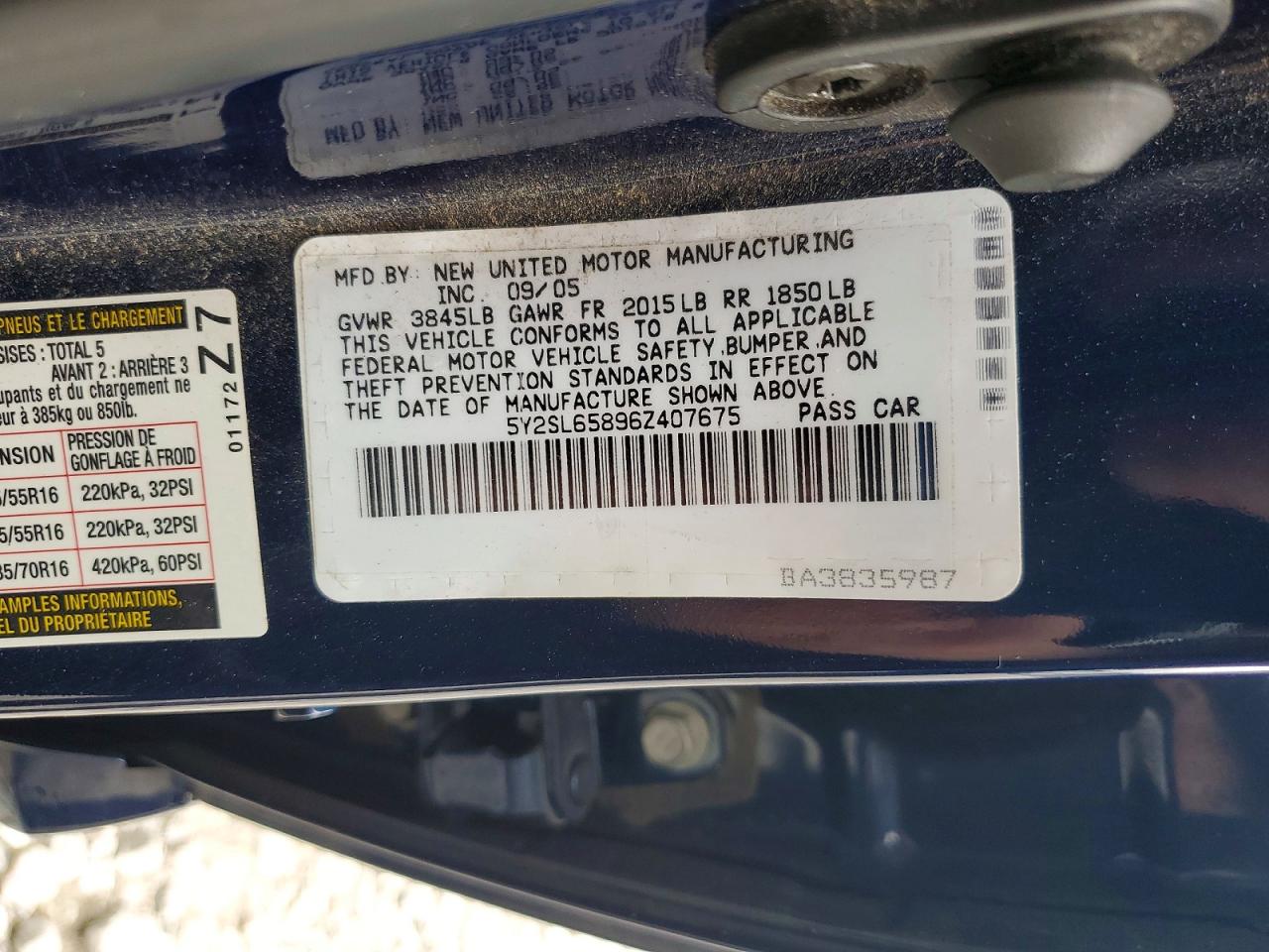 2006 Pontiac Vibe Blue vin: 5Y2SL65896Z407675
