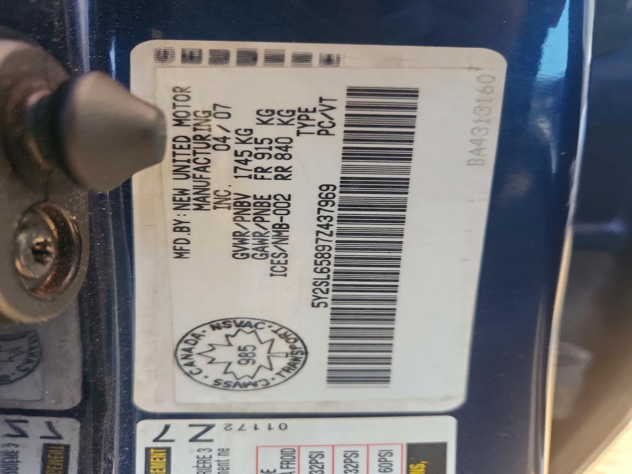 2007 Pontiac Vibe Blue vin: 5Y2SL65897Z437969