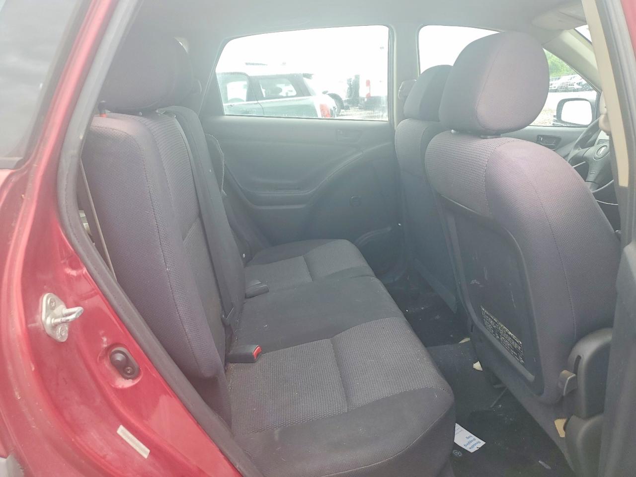 2006 Pontiac Vibe Burgundy vin: 5Y2SL658X6Z408186