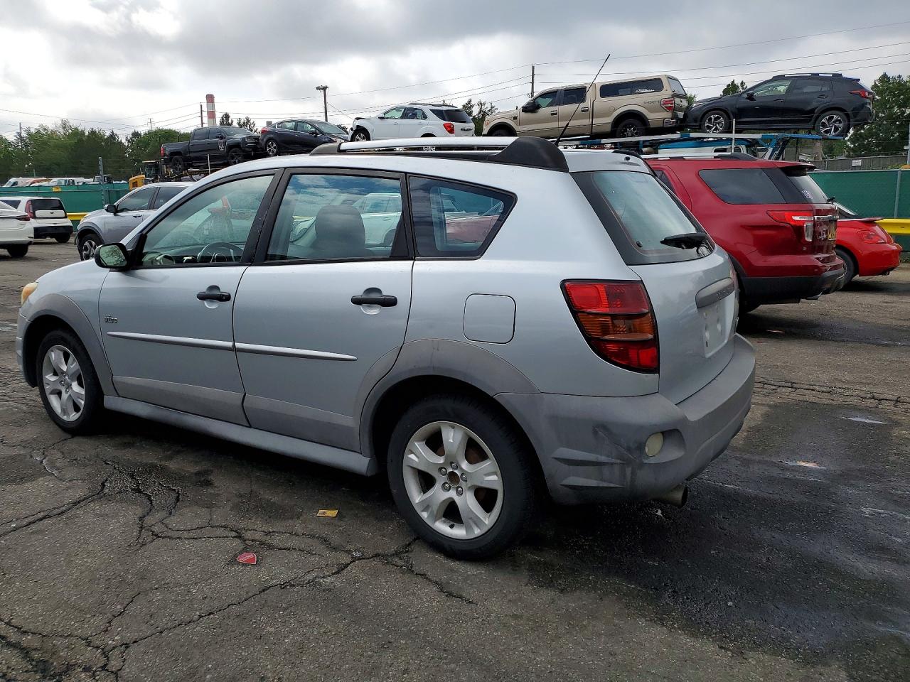 2008 Pontiac Vibe Silver vin: 5Y2SL658X8Z404173