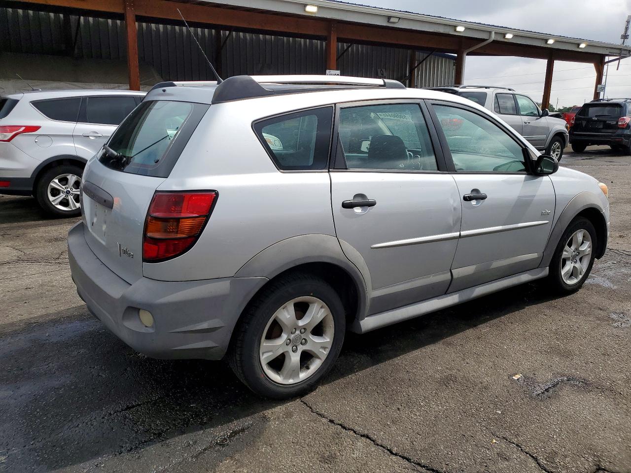 2008 Pontiac Vibe Silver vin: 5Y2SL658X8Z404173