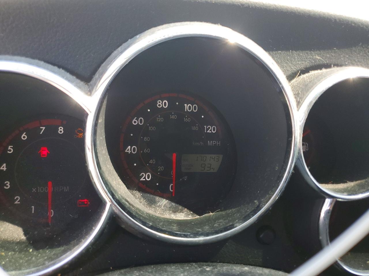 2008 Pontiac Vibe White vin: 5Y2SL658X8Z419014