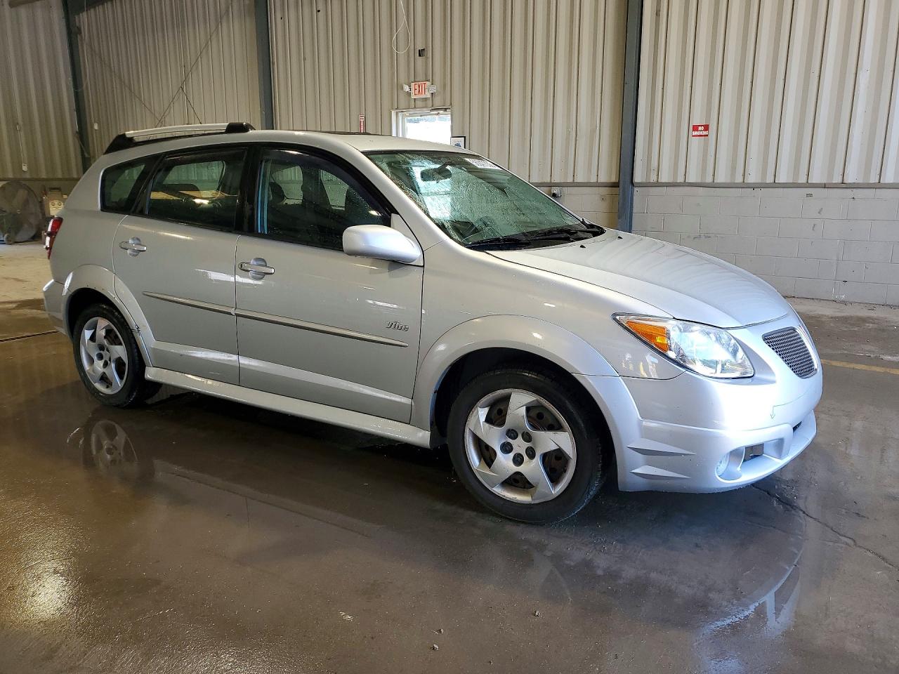 2008 Pontiac Vibe Silver vin: 5Y2SL658X8Z424052