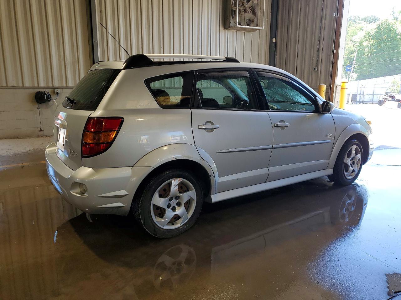 2008 Pontiac Vibe Silver vin: 5Y2SL658X8Z424052