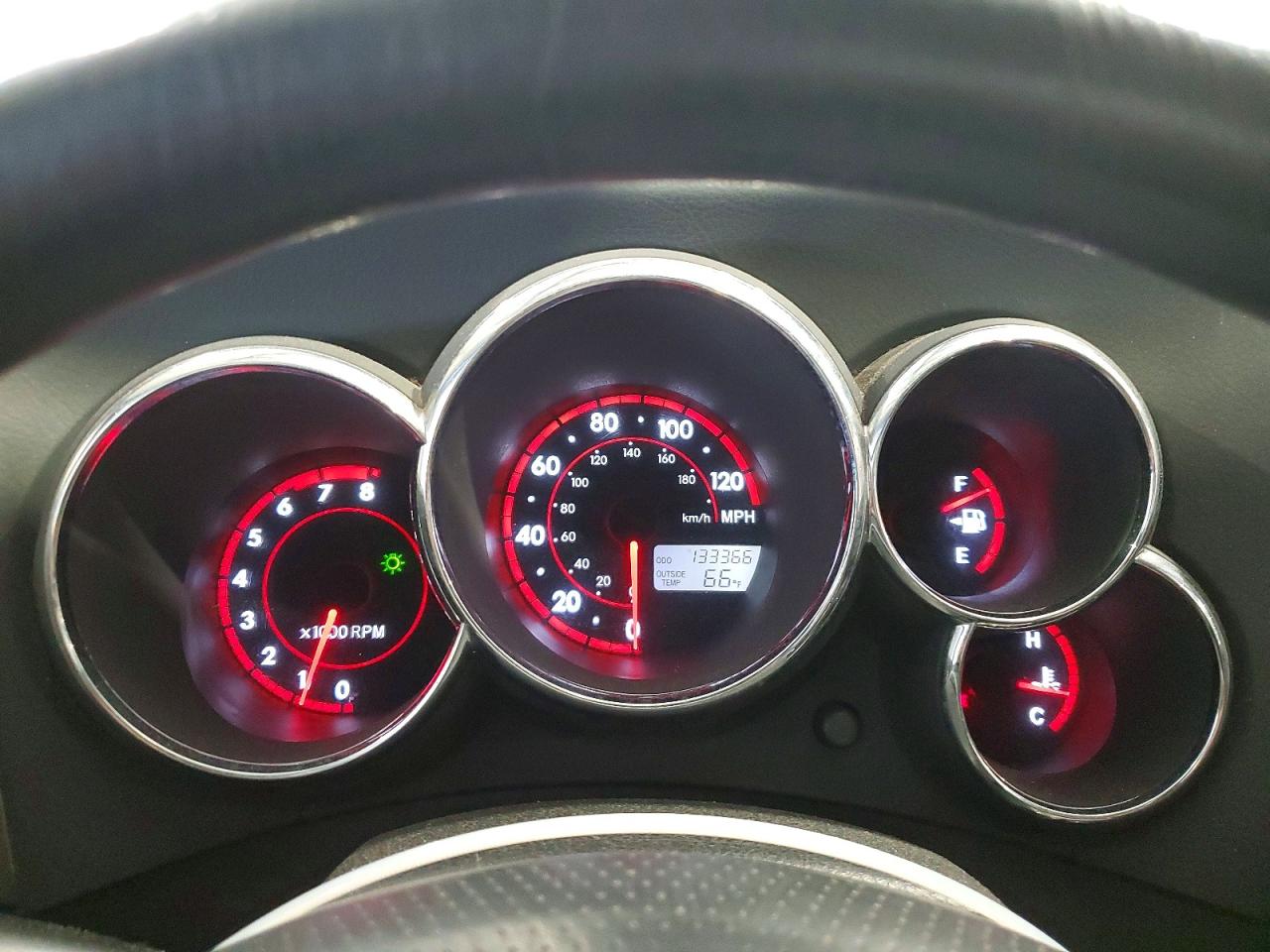 2008 Pontiac Vibe Silver vin: 5Y2SL658X8Z424052