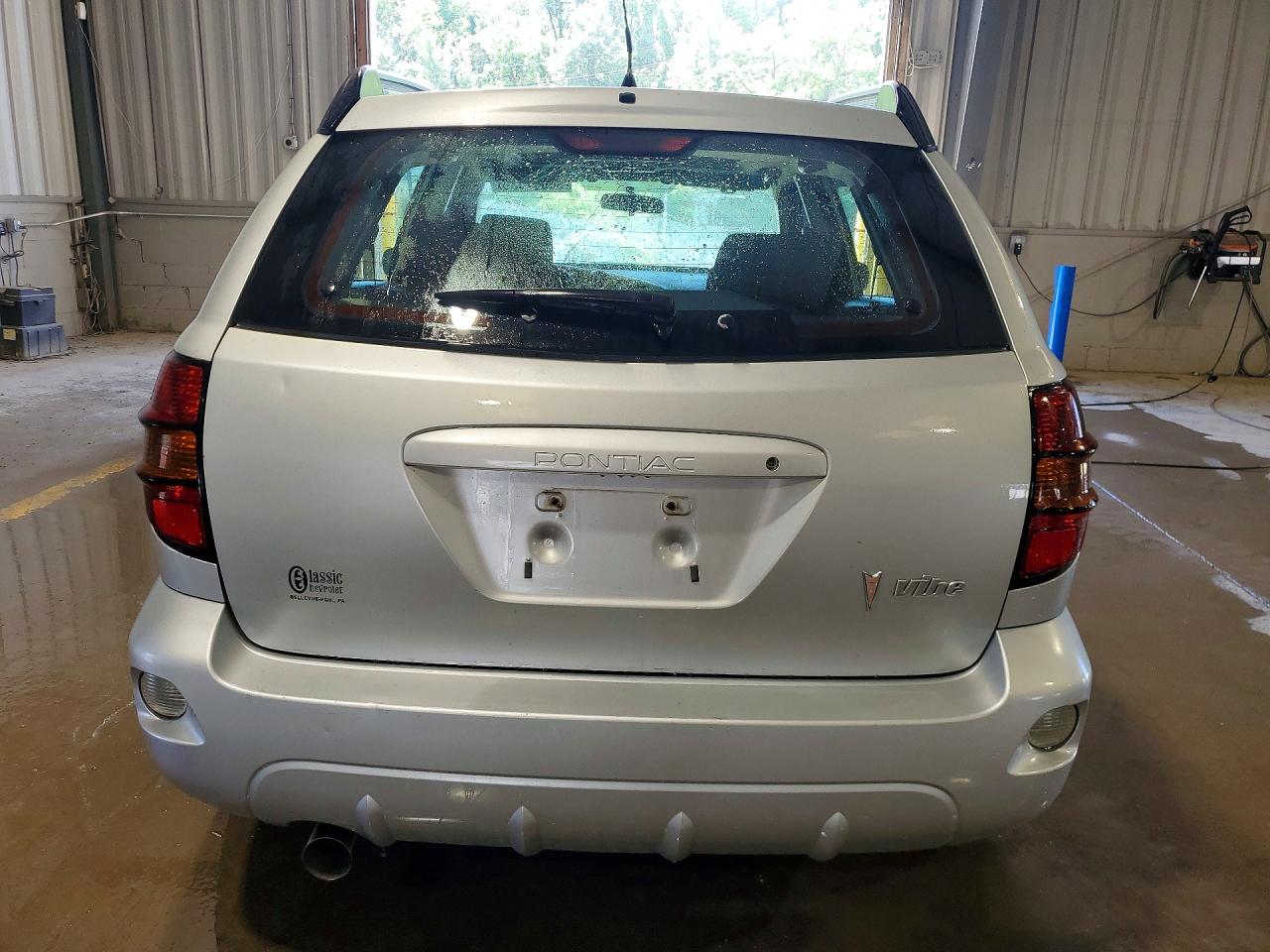 2008 Pontiac Vibe Silver vin: 5Y2SL658X8Z424052