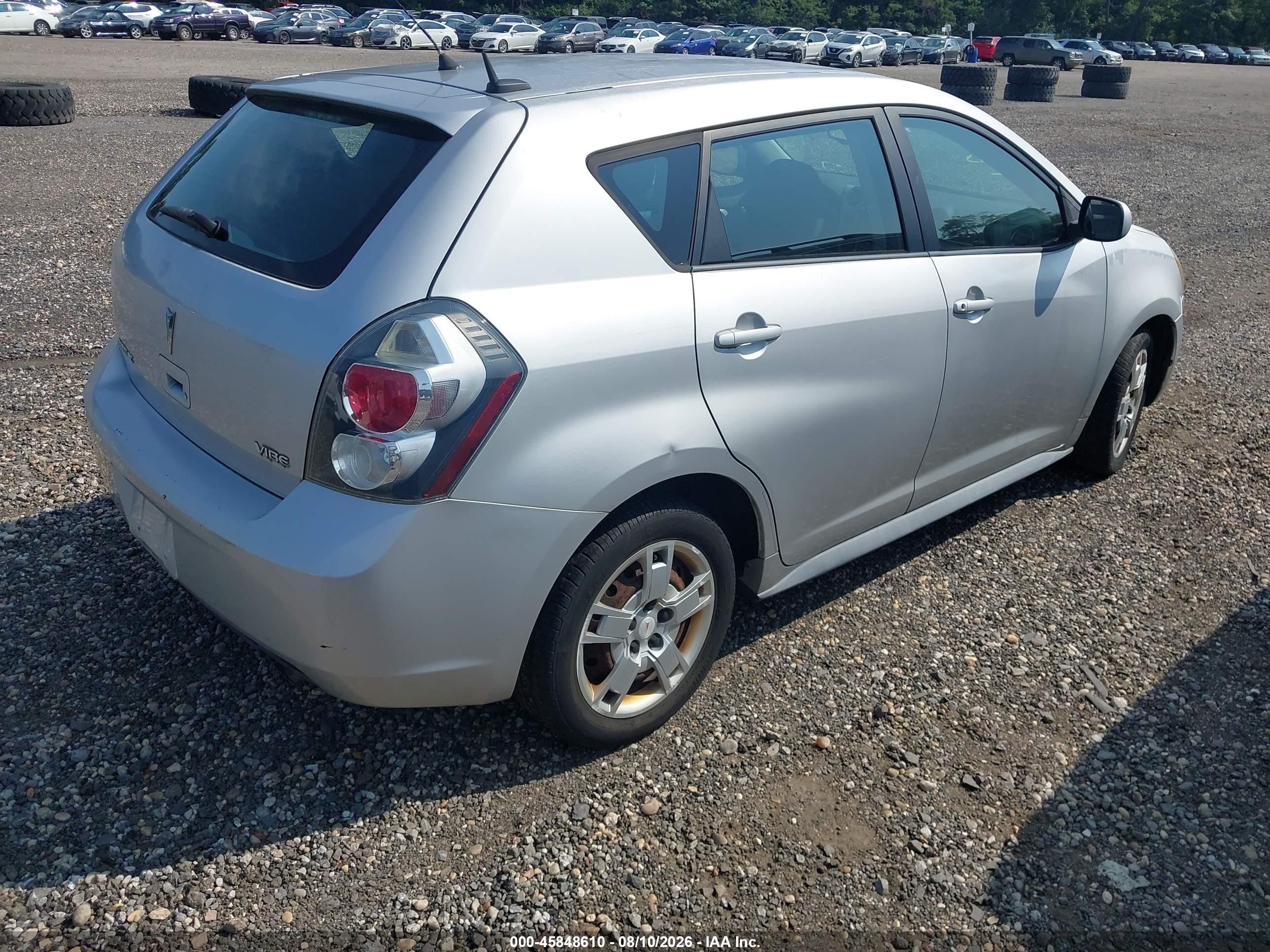 2009 Pontiac Vibe   Серебряный vin: 5Y2SL670X9Z434119