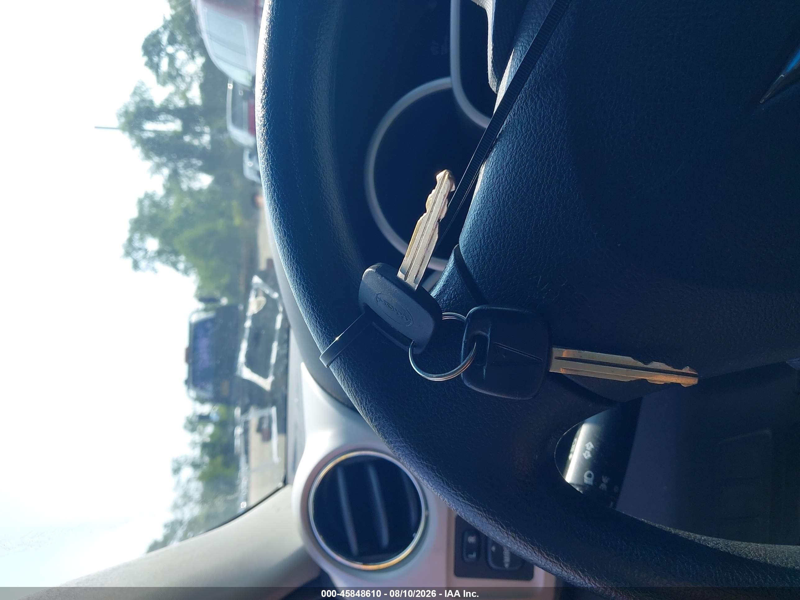 2009 Pontiac Vibe   Серебряный vin: 5Y2SL670X9Z434119