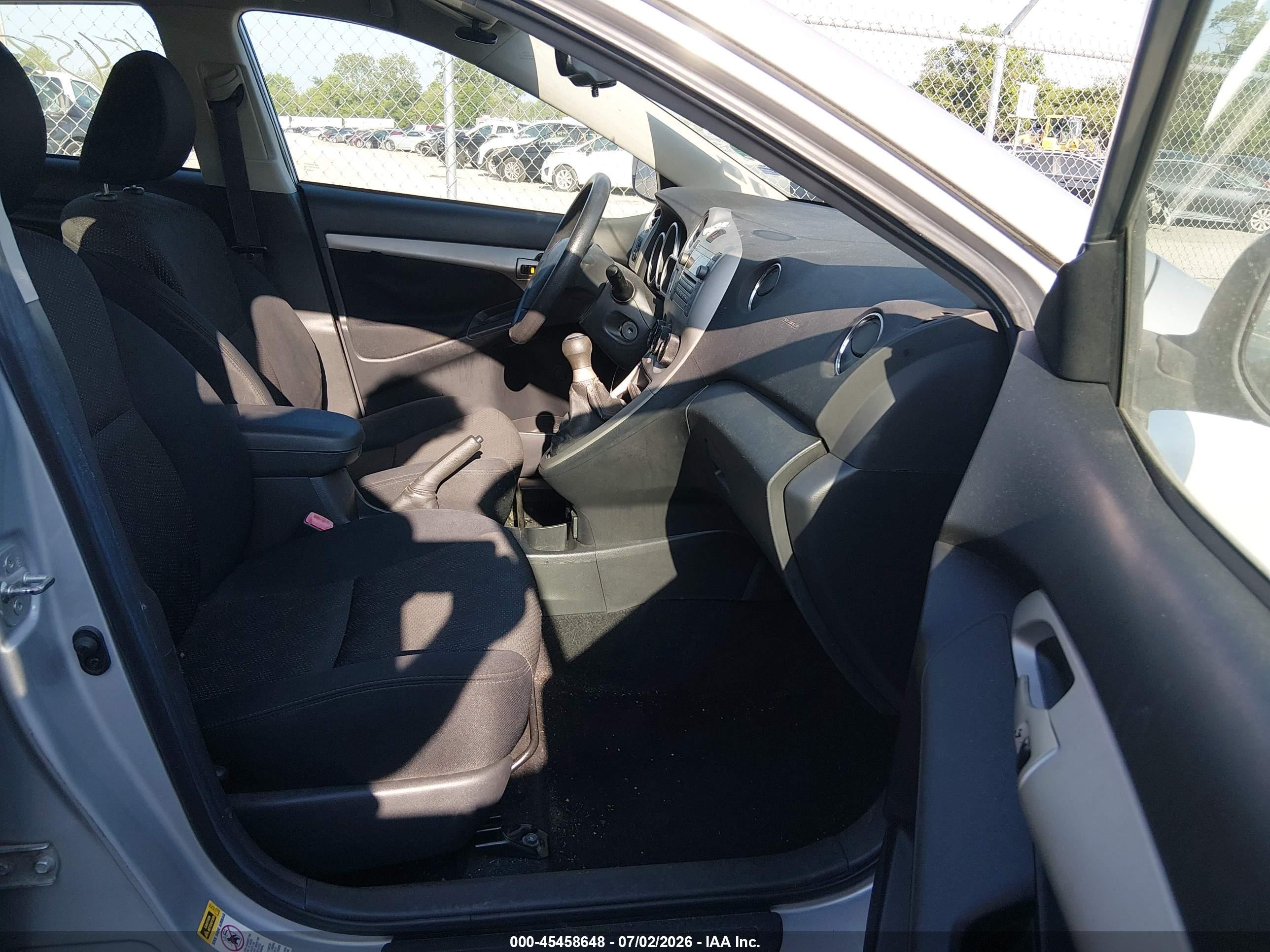 2009 Pontiac Vibe   Silver vin: 5Y2SL67849Z451584