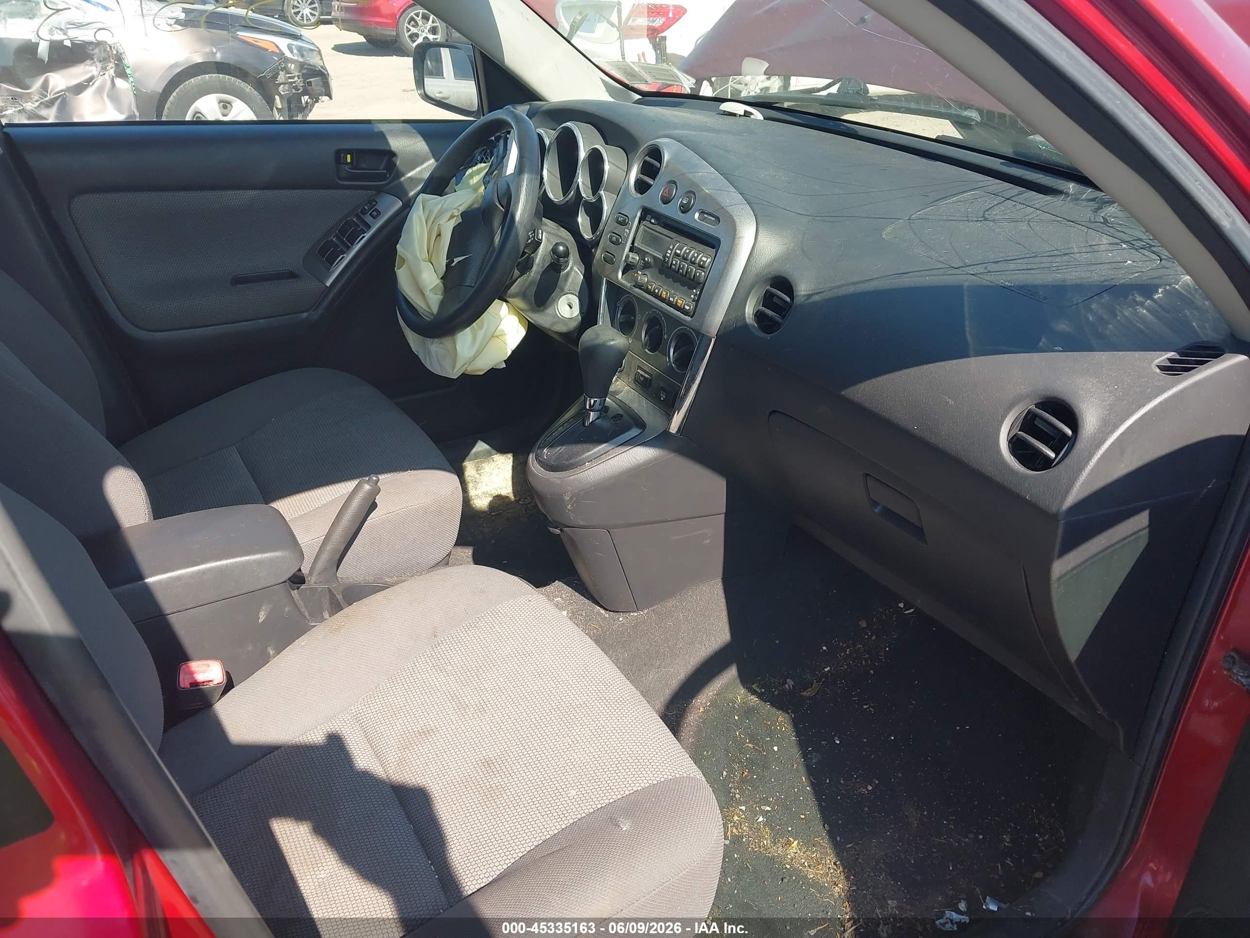 2007 Pontiac Vibe   Red vin: 5Y2SL67867Z441359