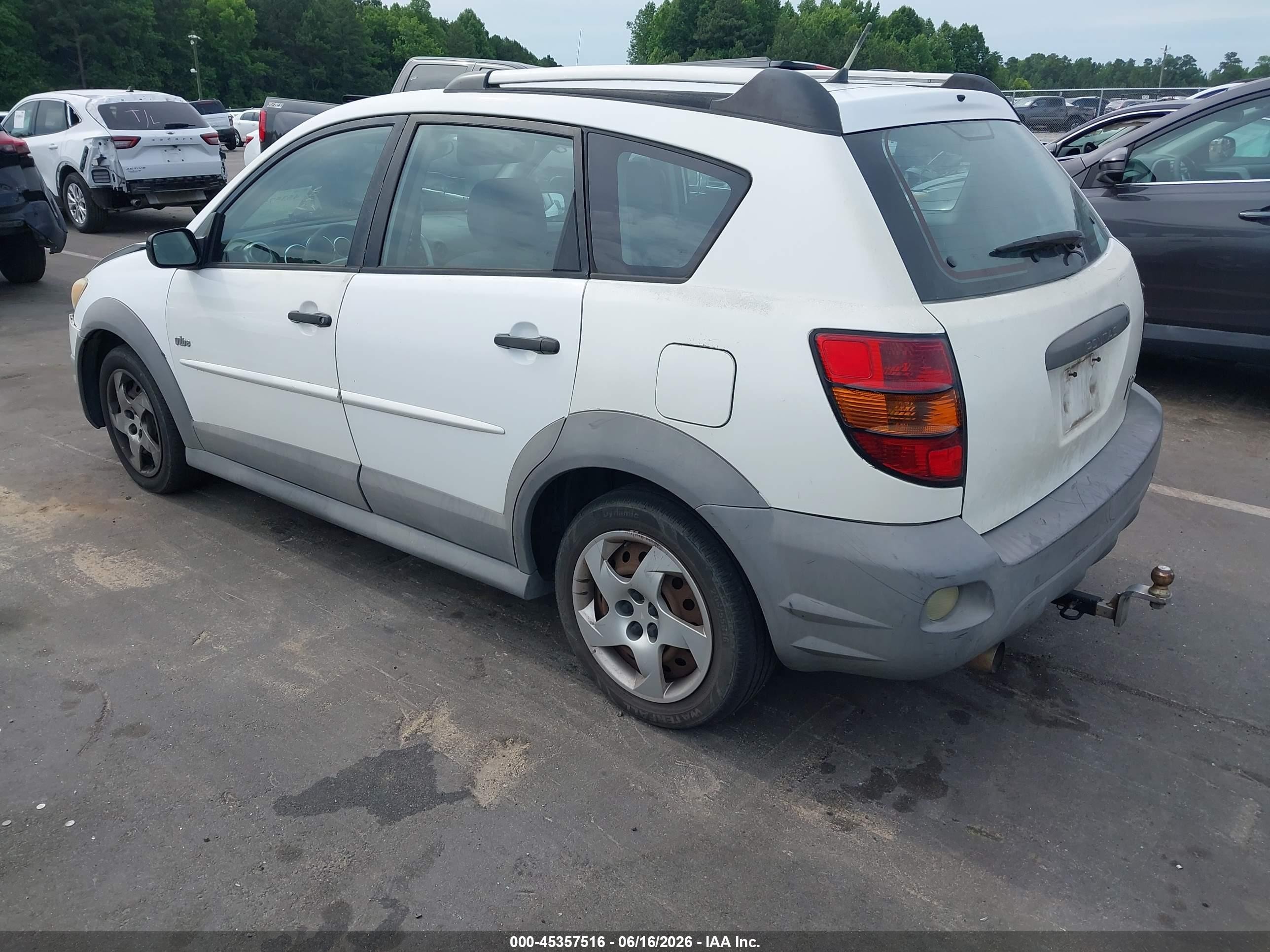 2006 Pontiac Vibe   White vin: 5Y2SL67876Z456550