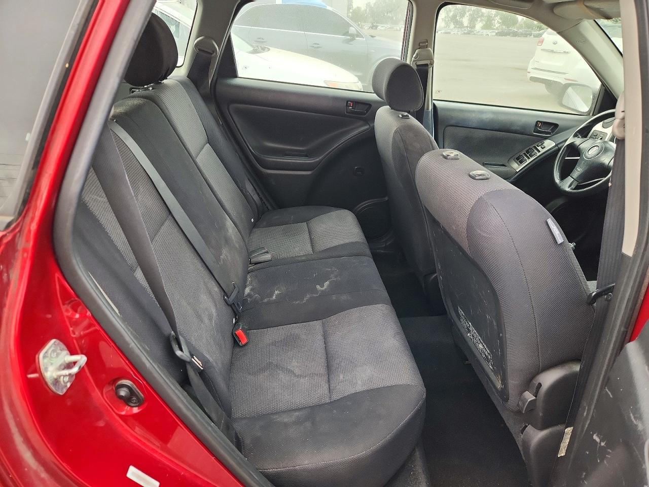 2008 Pontiac Vibe Red vin: 5Y2SL67898Z422290