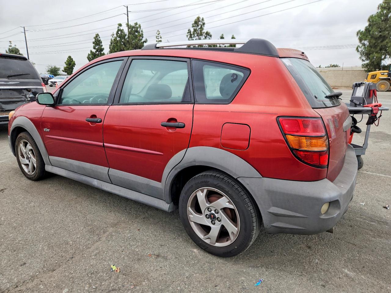 2008 Pontiac Vibe Red vin: 5Y2SL67898Z422290