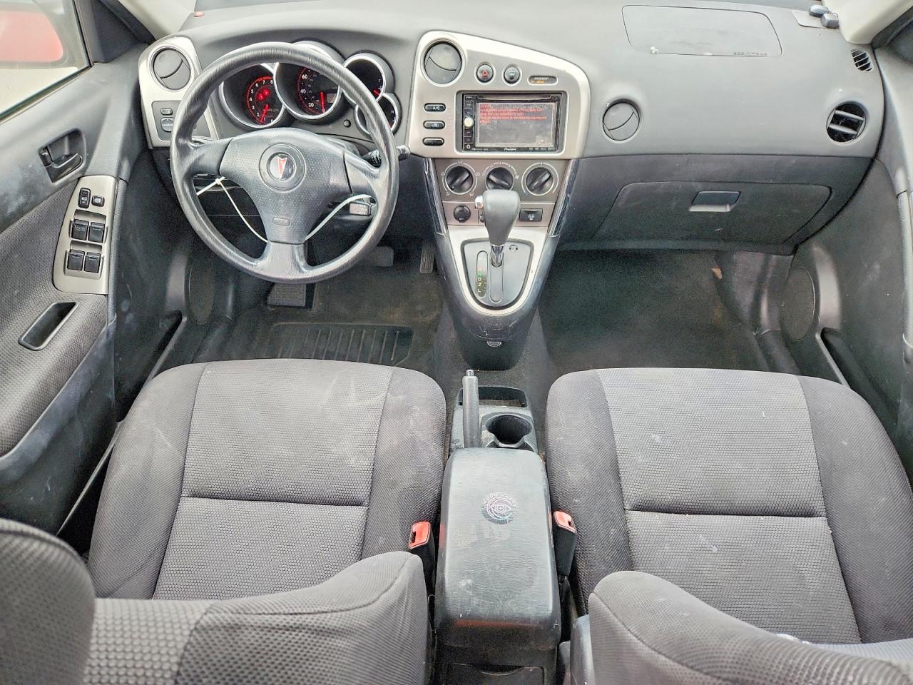 2008 Pontiac Vibe Red vin: 5Y2SL67898Z422290