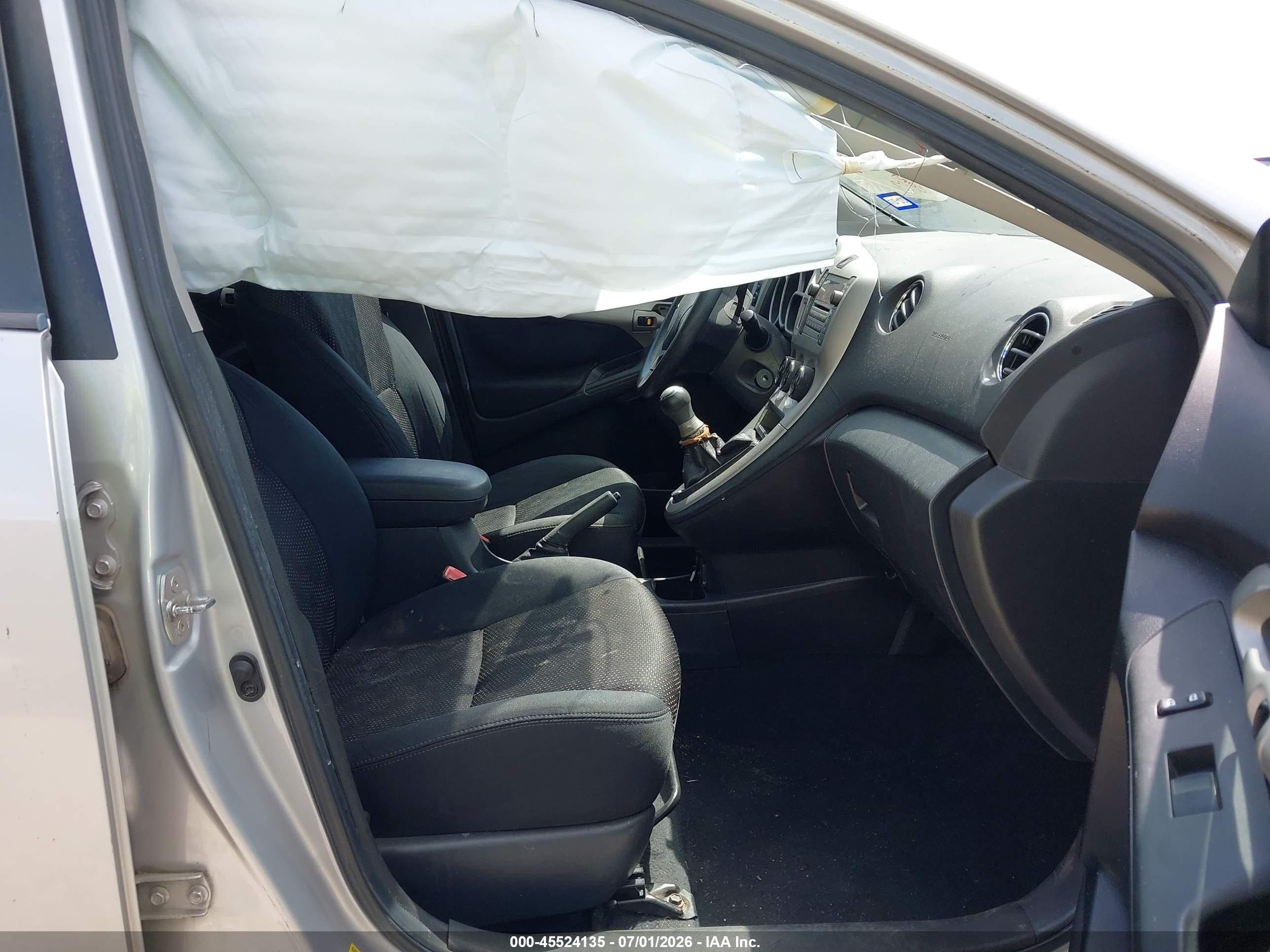 2009 Pontiac Vibe   Silver vin: 5Y2SL678X9Z450116