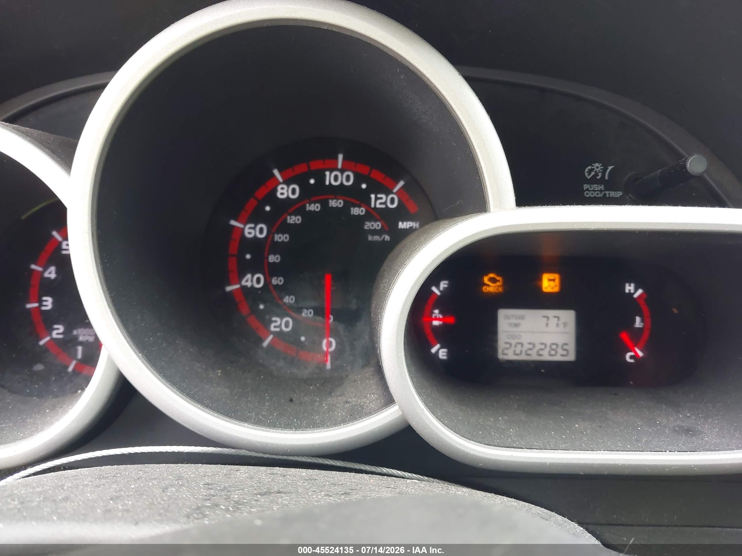 2009 Pontiac Vibe   Silver vin: 5Y2SL678X9Z450116