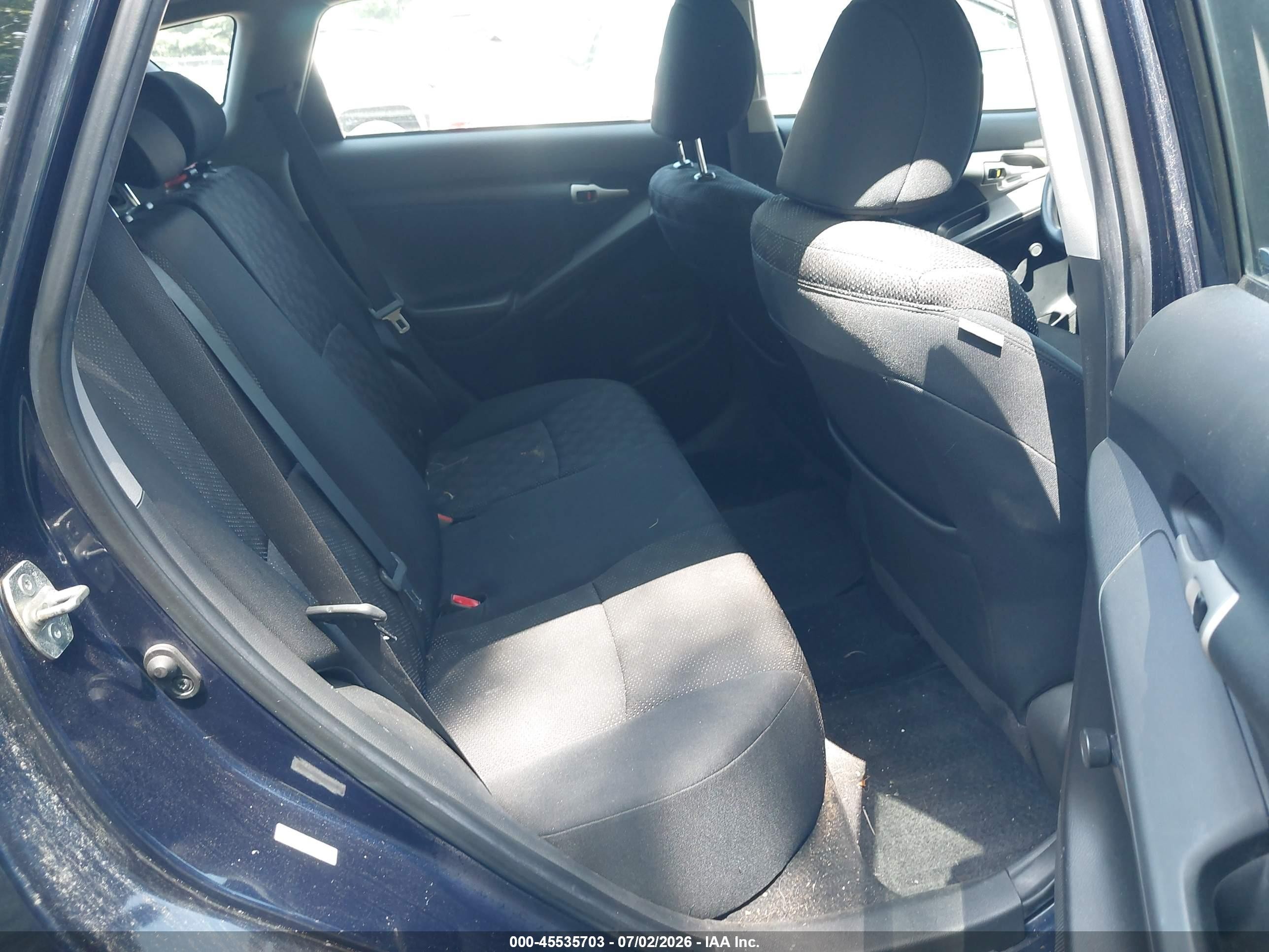 2010 Pontiac Vibe   Blue vin: 5Y2SL6E84AZ401792