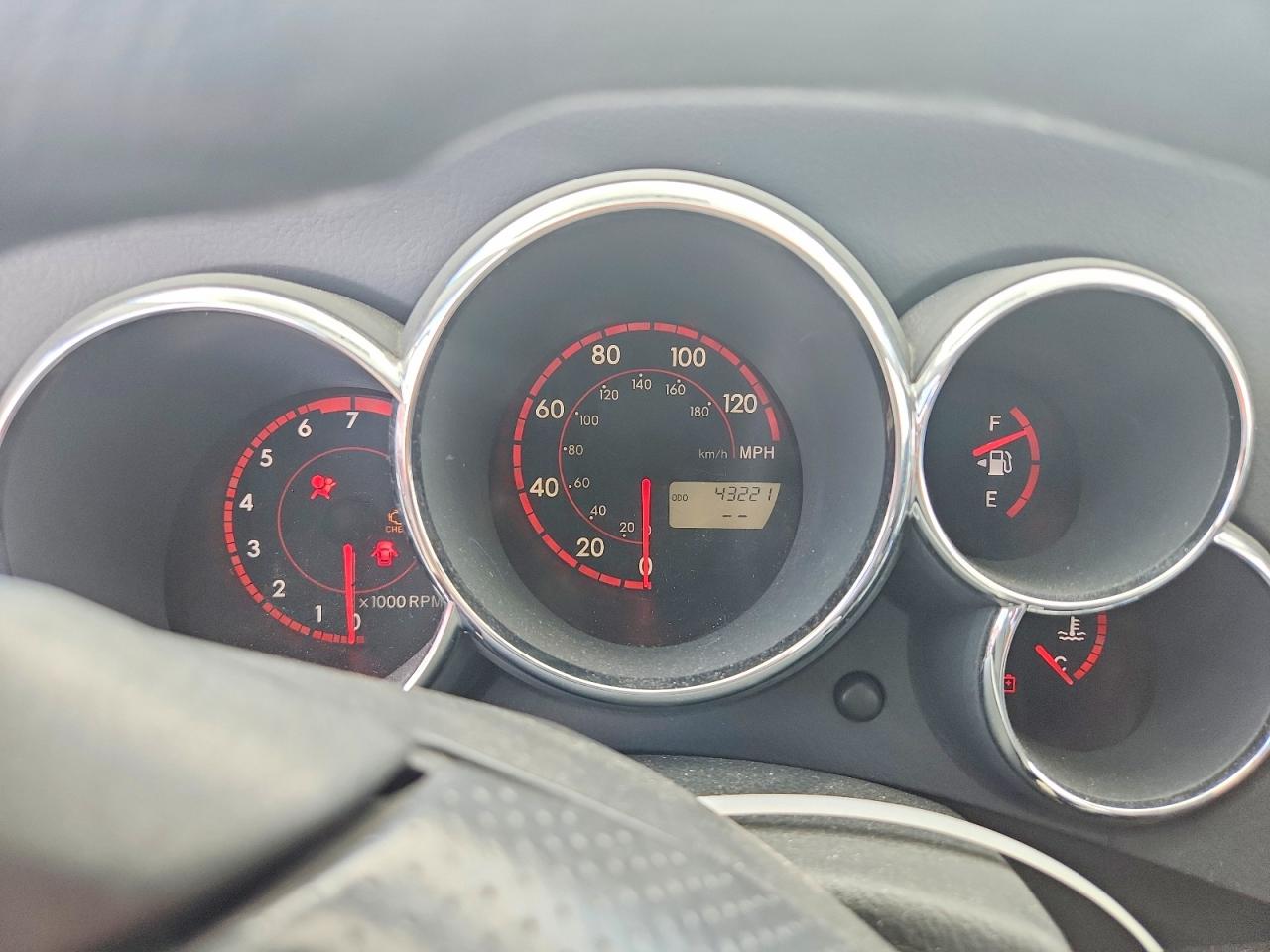 2004 Pontiac Vibe White vin: 5Y2SM62844Z433373