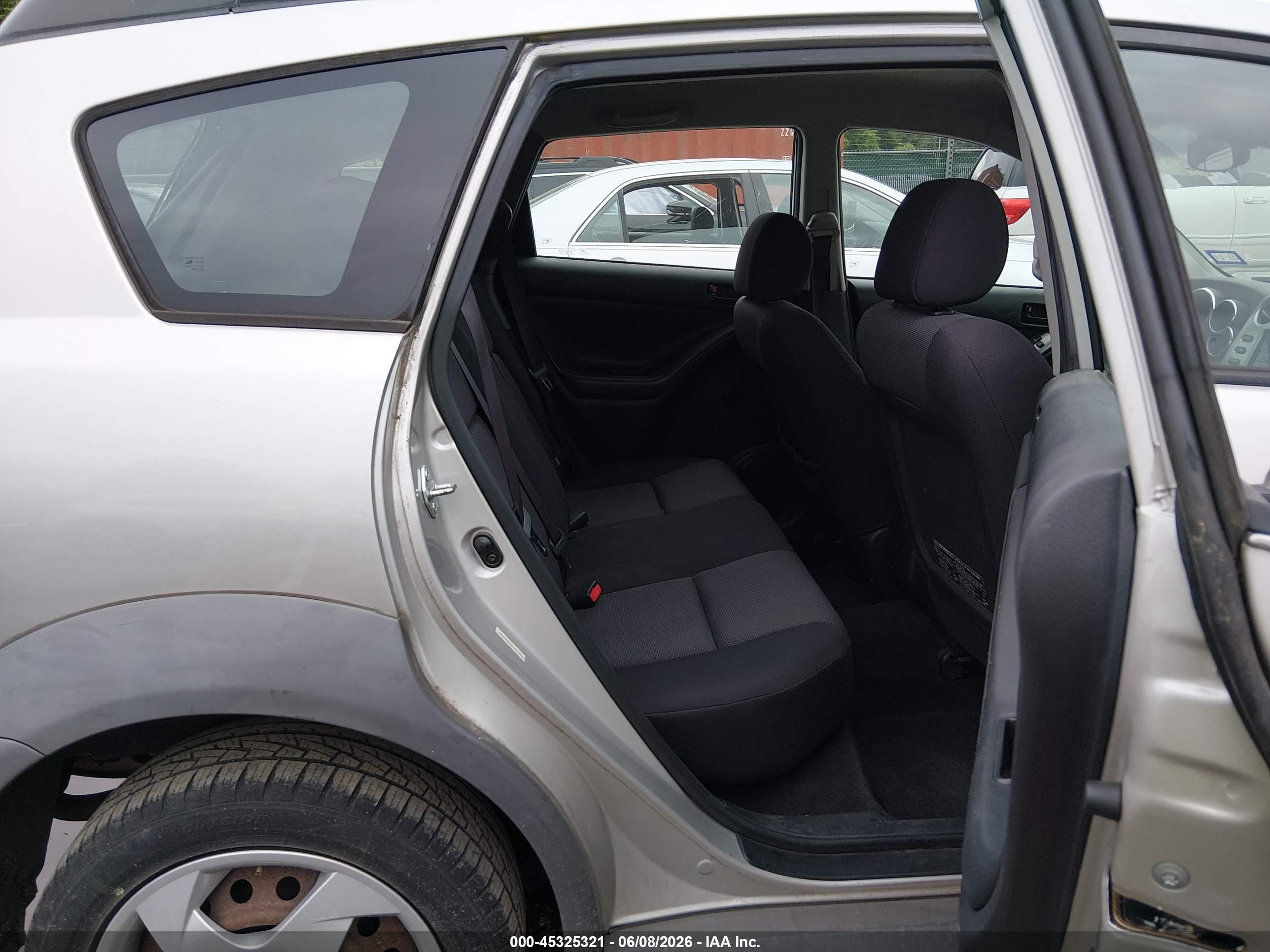 2004 Pontiac Vibe   Серебряный vin: 5Y2SM62884Z401283