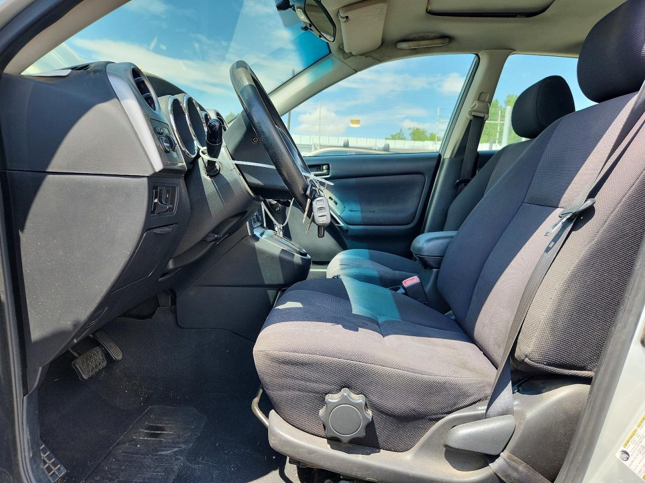 2004 Pontiac Vibe Серебряный vin: 5Y2SM648X4Z433178