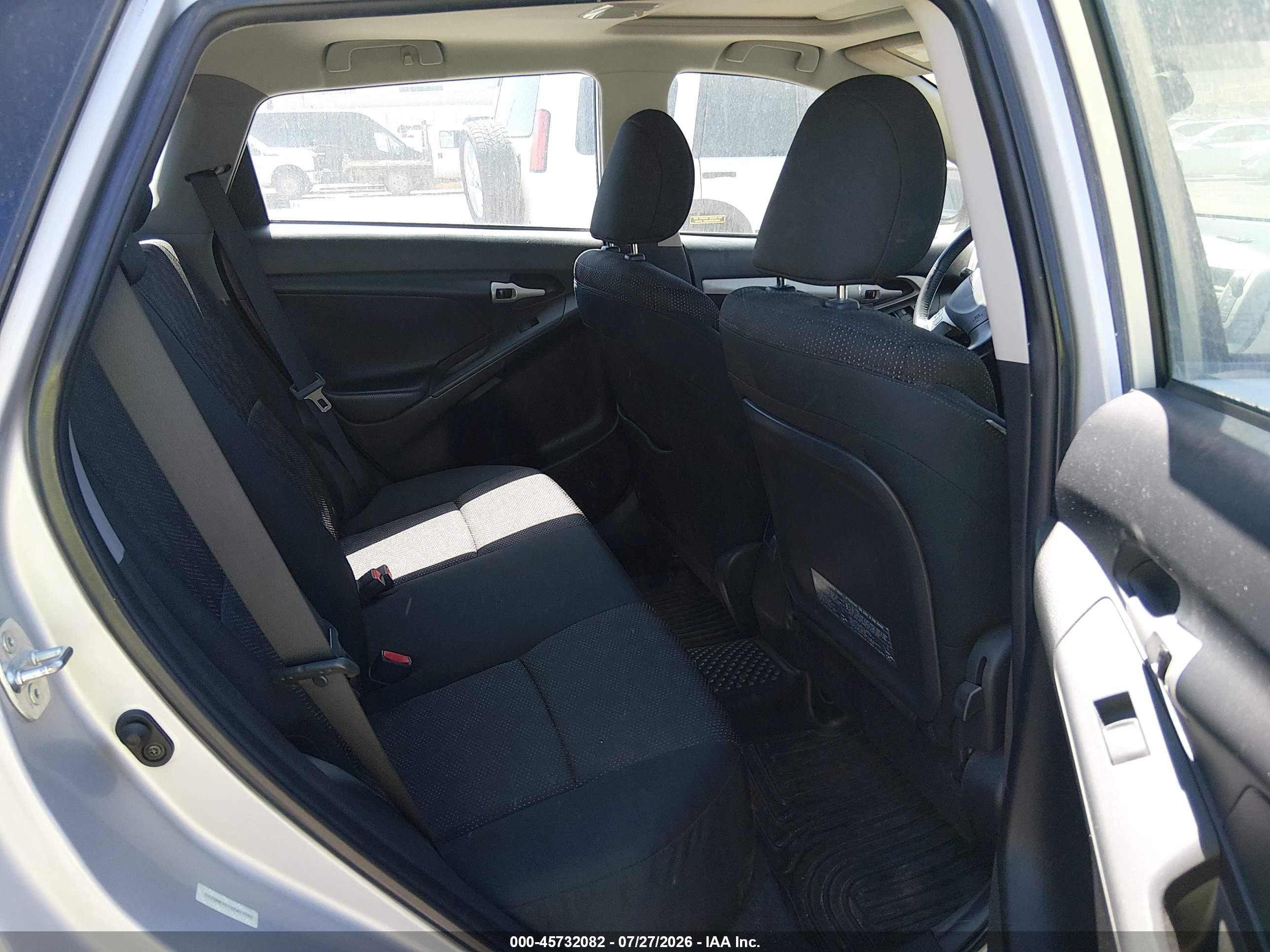 2009 Pontiac Vibe Silver vin: 5Y2SM67019Z451582