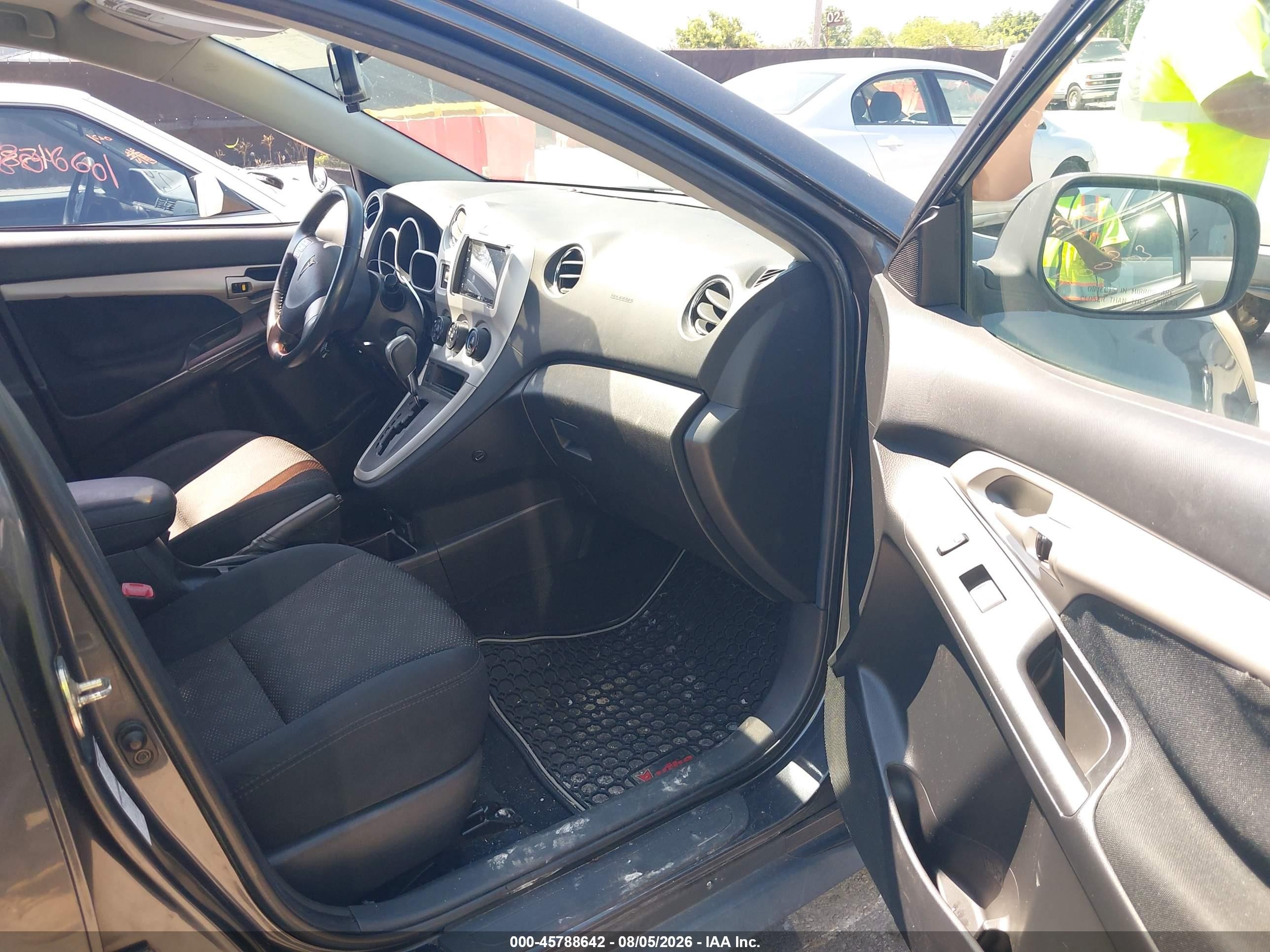 2009 Pontiac Vibe   Gray vin: 5Y2SM67019Z477390