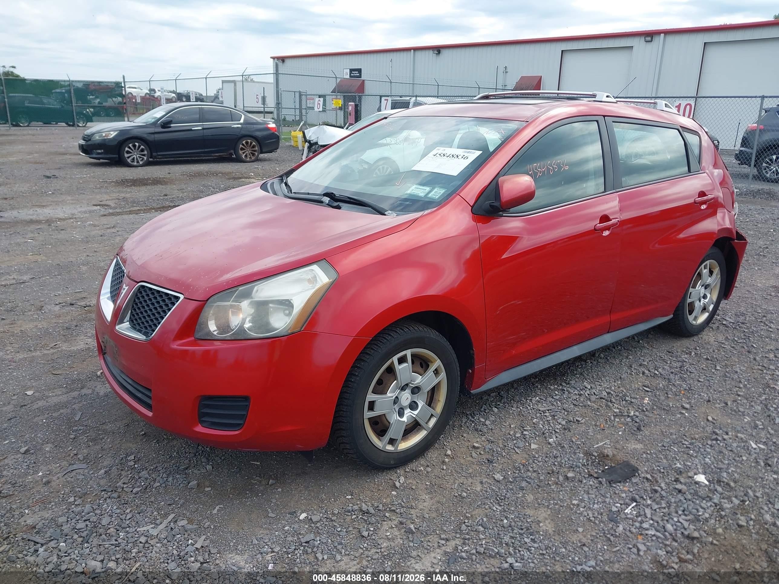 2009 Pontiac Vibe   Red vin: 5Y2SM67039Z408264