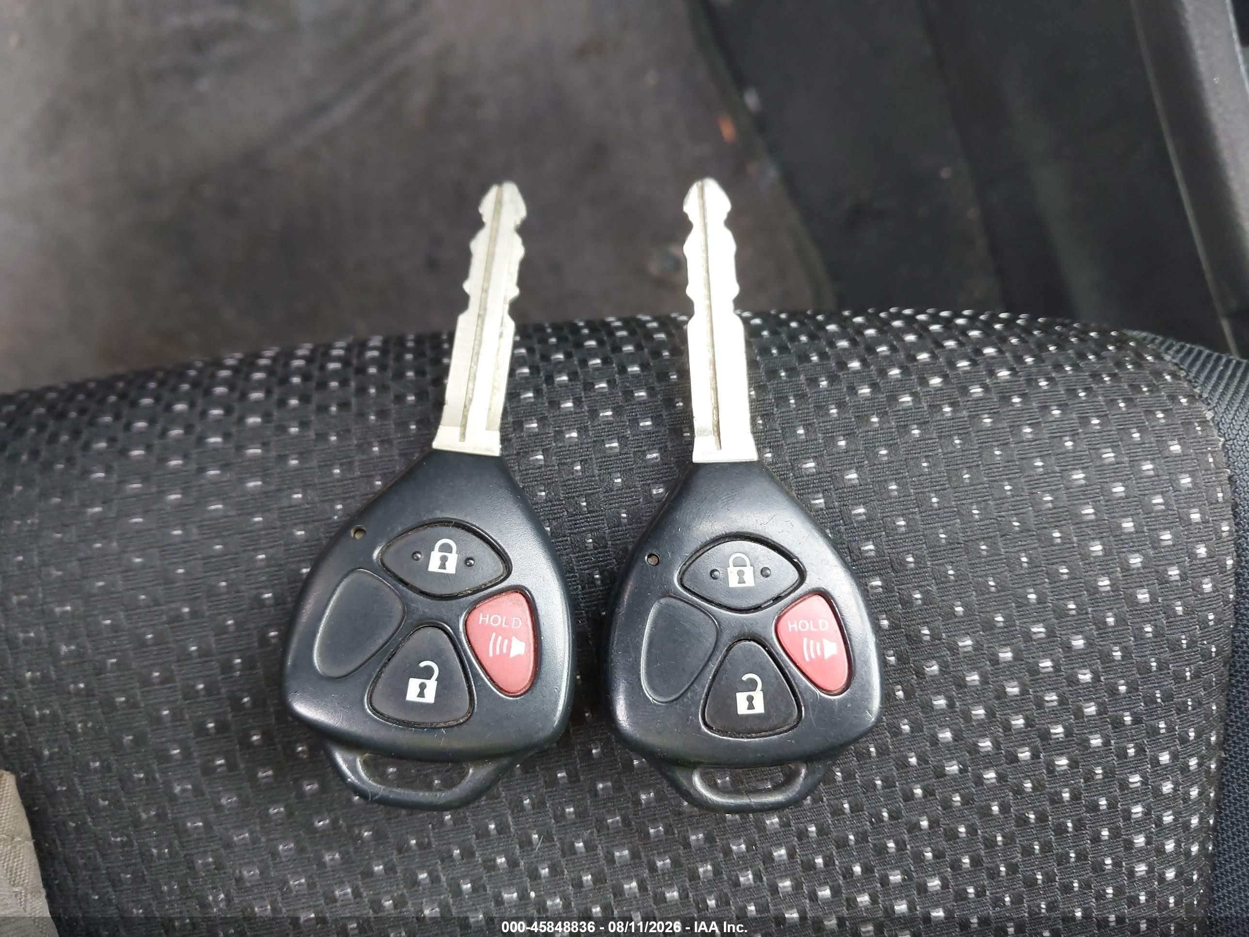 2009 Pontiac Vibe   Red vin: 5Y2SM67039Z408264