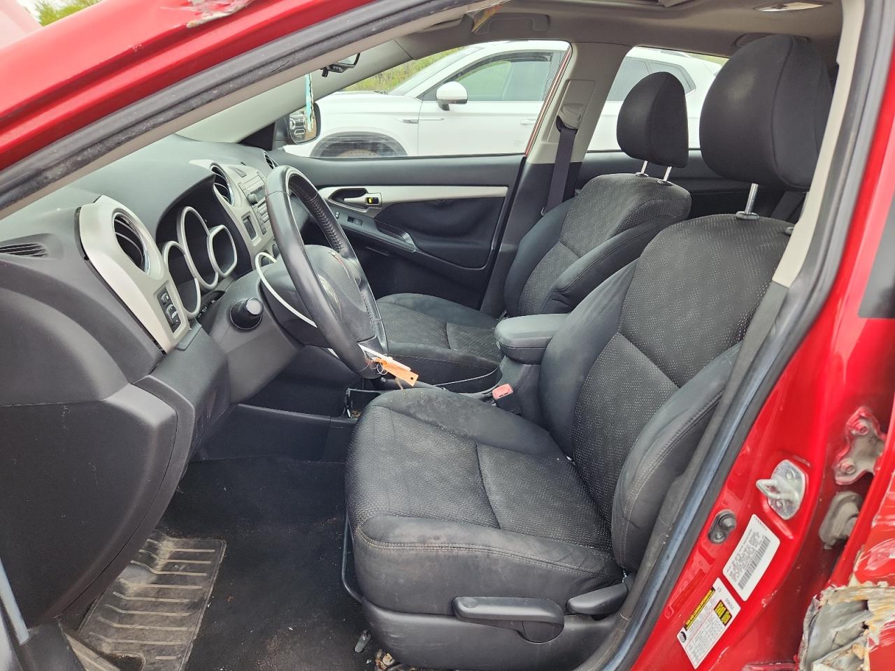 2009 Pontiac Vibe Red vin: 5Y2SM67039Z440406
