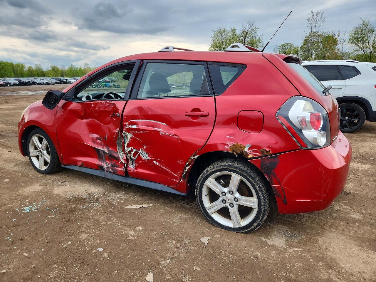 2009 Pontiac Vibe Red vin: 5Y2SM67039Z440406