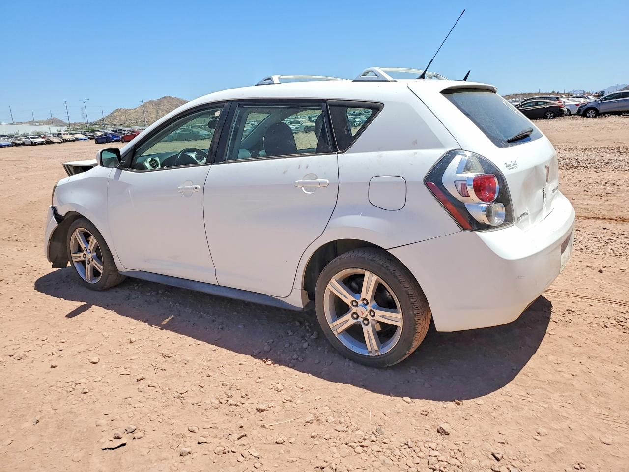 2009 Pontiac Vibe White vin: 5Y2SM67039Z465273