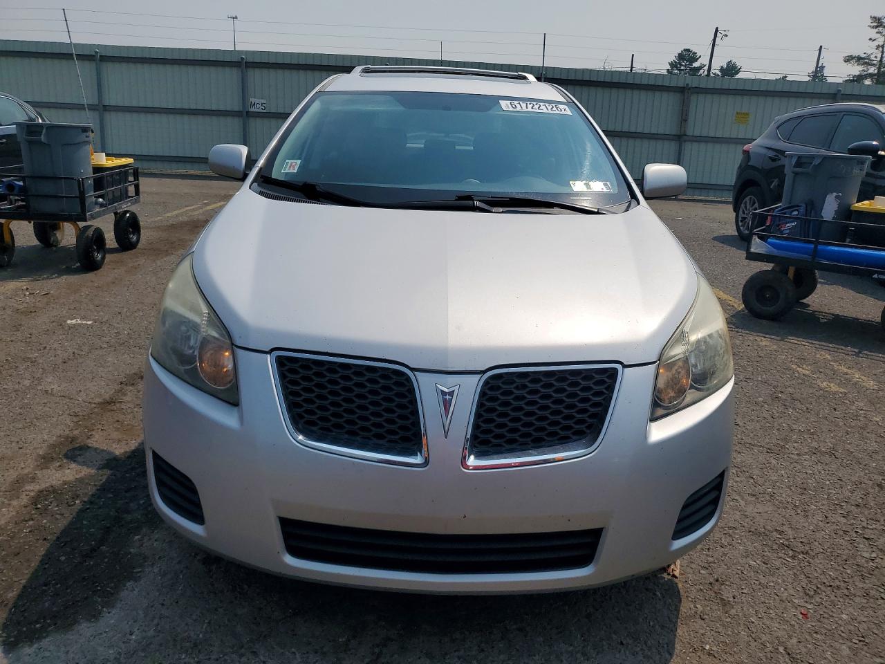 2009 Pontiac Vibe Silver vin: 5Y2SM67079Z433796