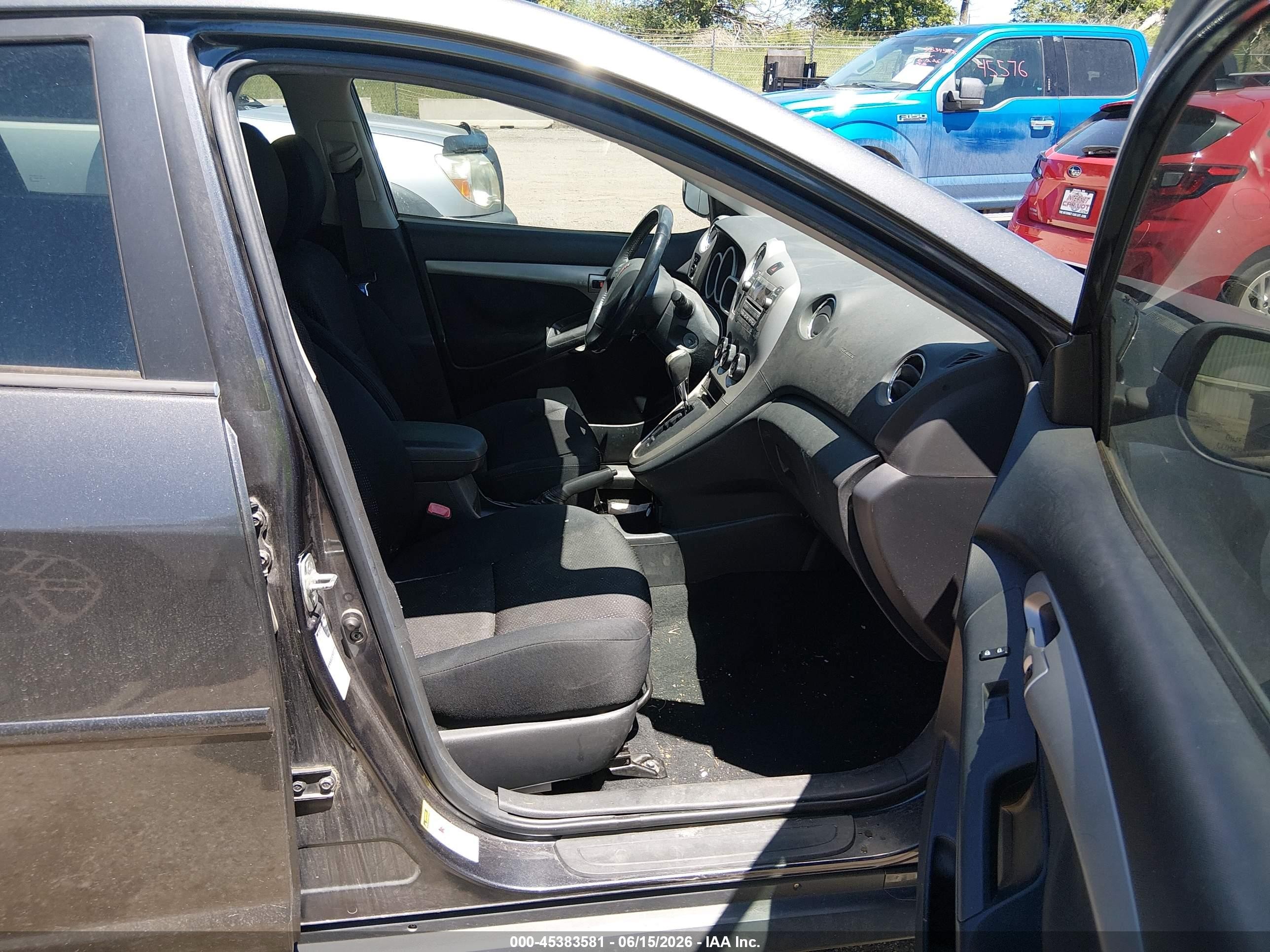 2009 Pontiac Vibe   Gray vin: 5Y2SM67099Z461986