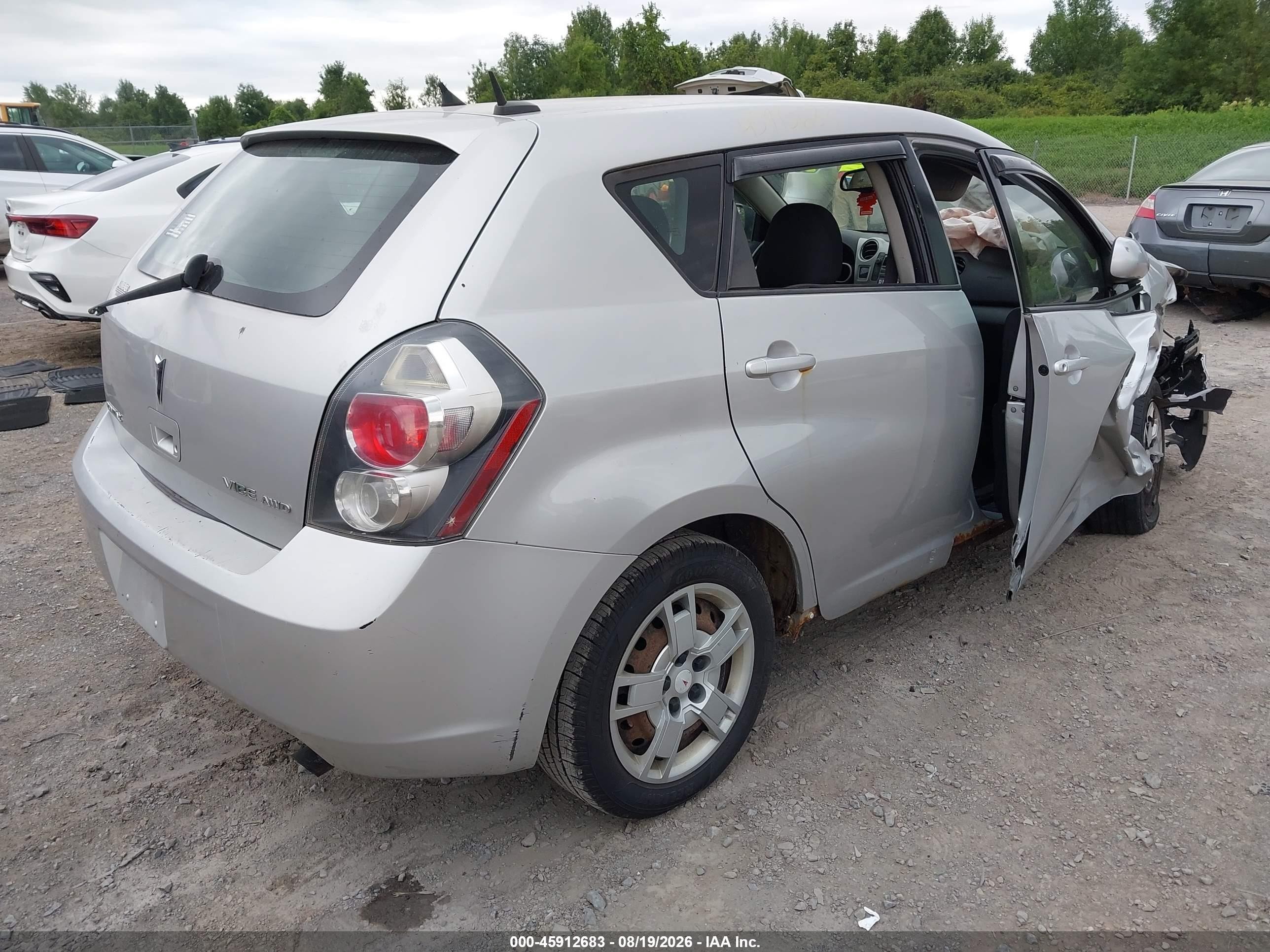 2010 Pontiac Vibe   Silver vin: 5Y2SM6E09AZ408714